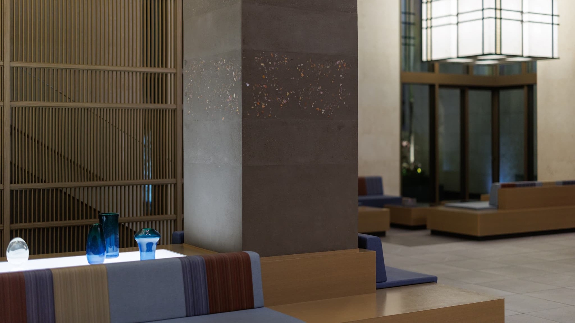 ロビー｜無線LAN（Wi-Fi）も完備しております。