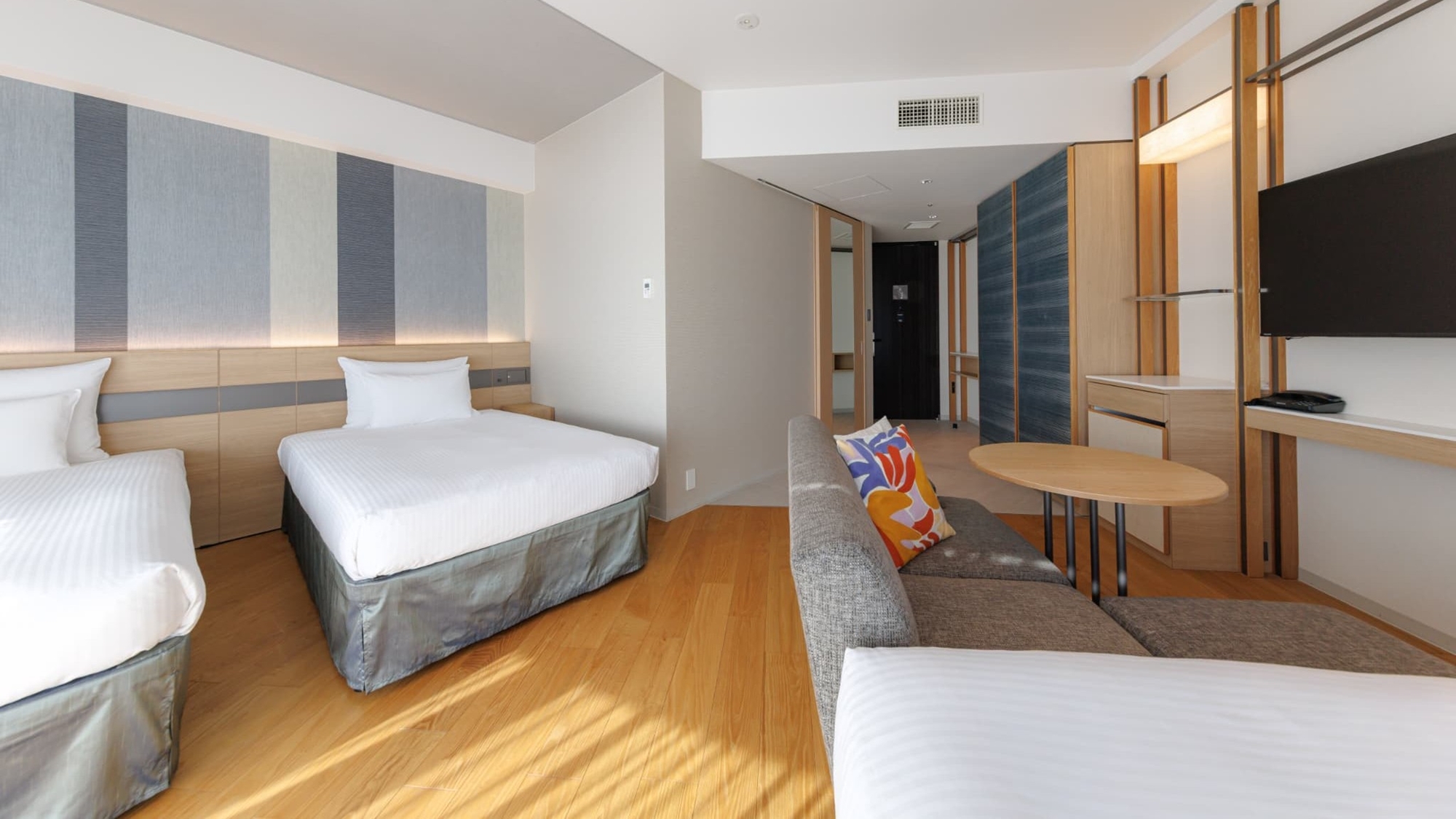 デラックスツイン｜33㎡｜120cm幅ベッド2台｜洗い場付バス・トイレ別