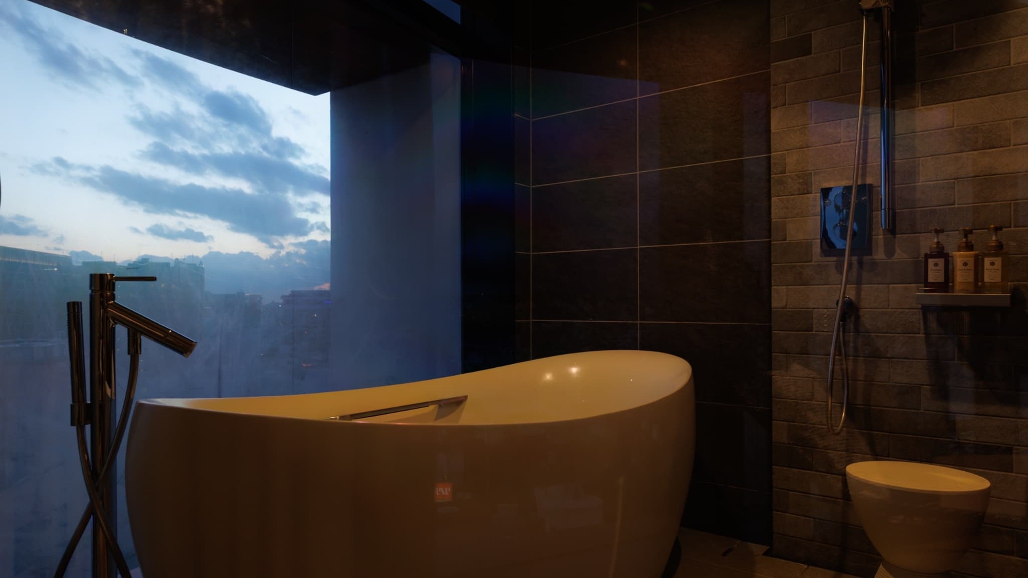 プレミアムツイン｜34㎡｜120cm幅ベッド2台｜洗い場付バス・トイレ別