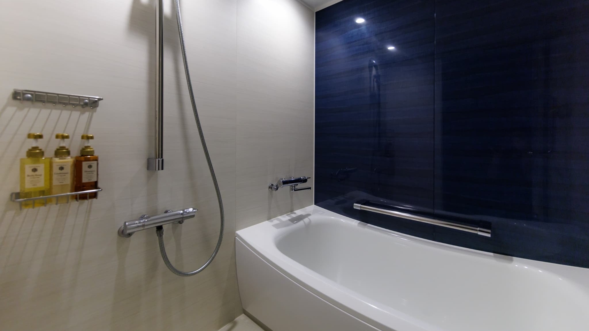 スーペリアツイン｜26㎡｜120cm幅ベッド2台｜洗い場付バス・トイレ別