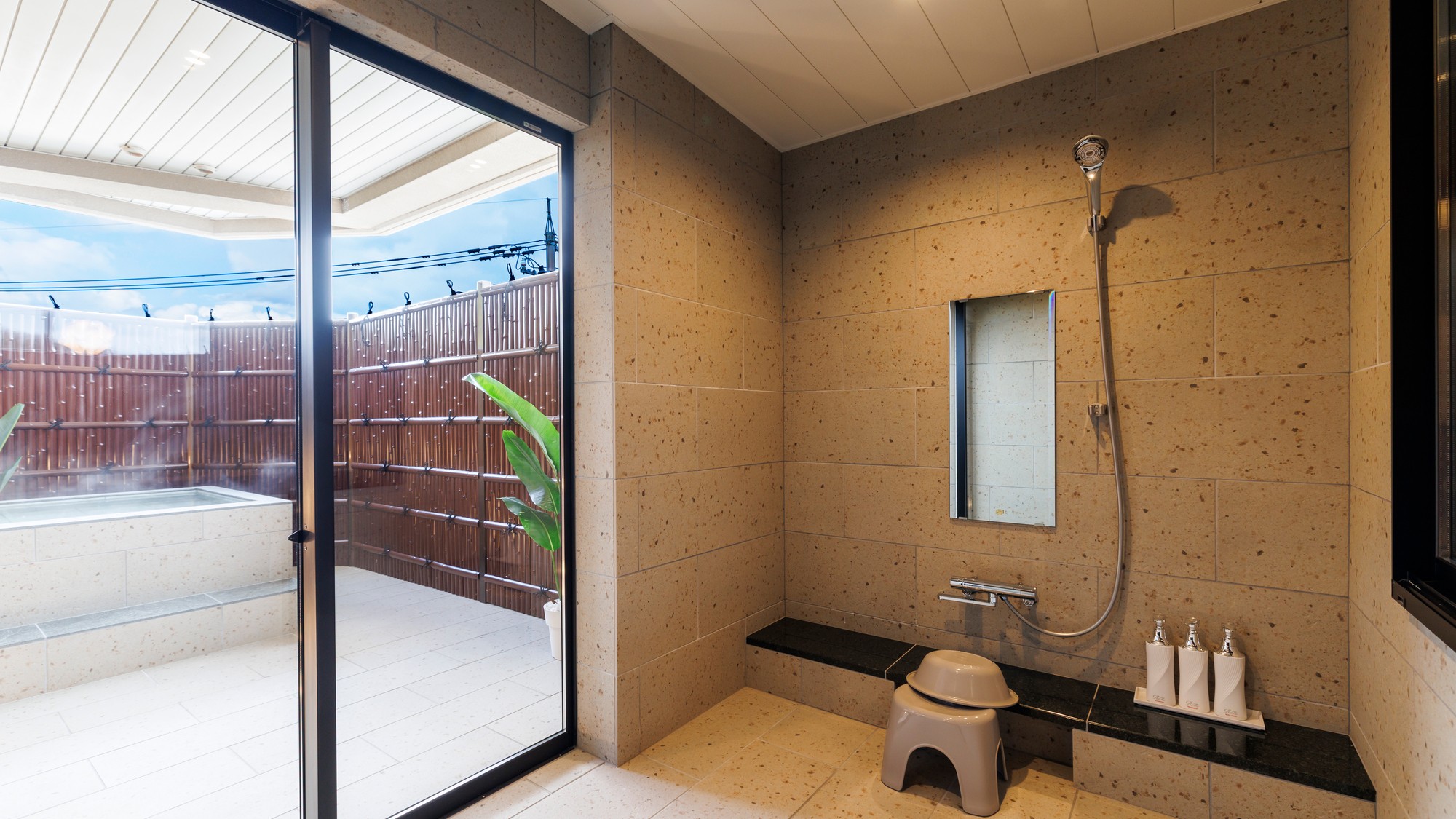 福井の天然素材特別客室「あさくら」【露天風呂・ベッド付客室】