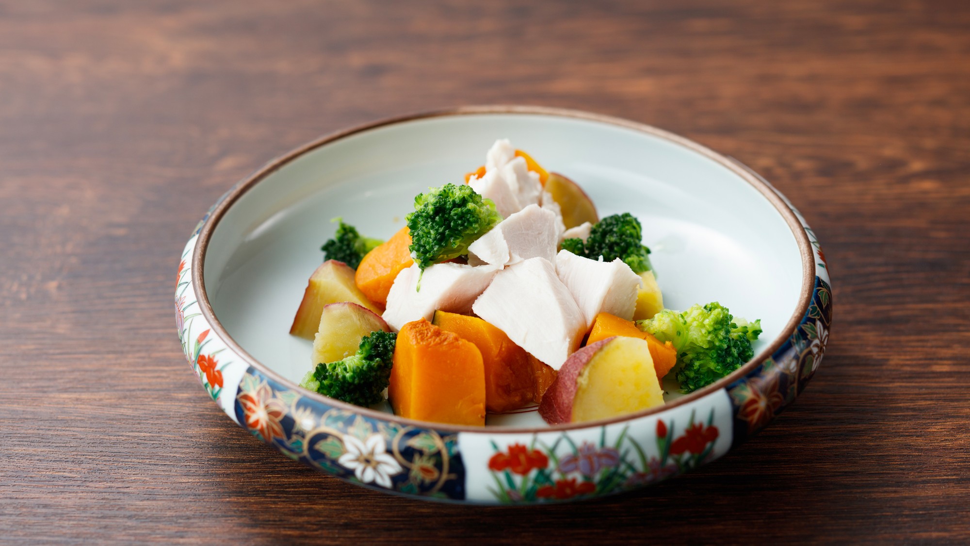 ワンちゃん用別注料理（鶏むね肉とゴロゴロ野菜のサラダ）