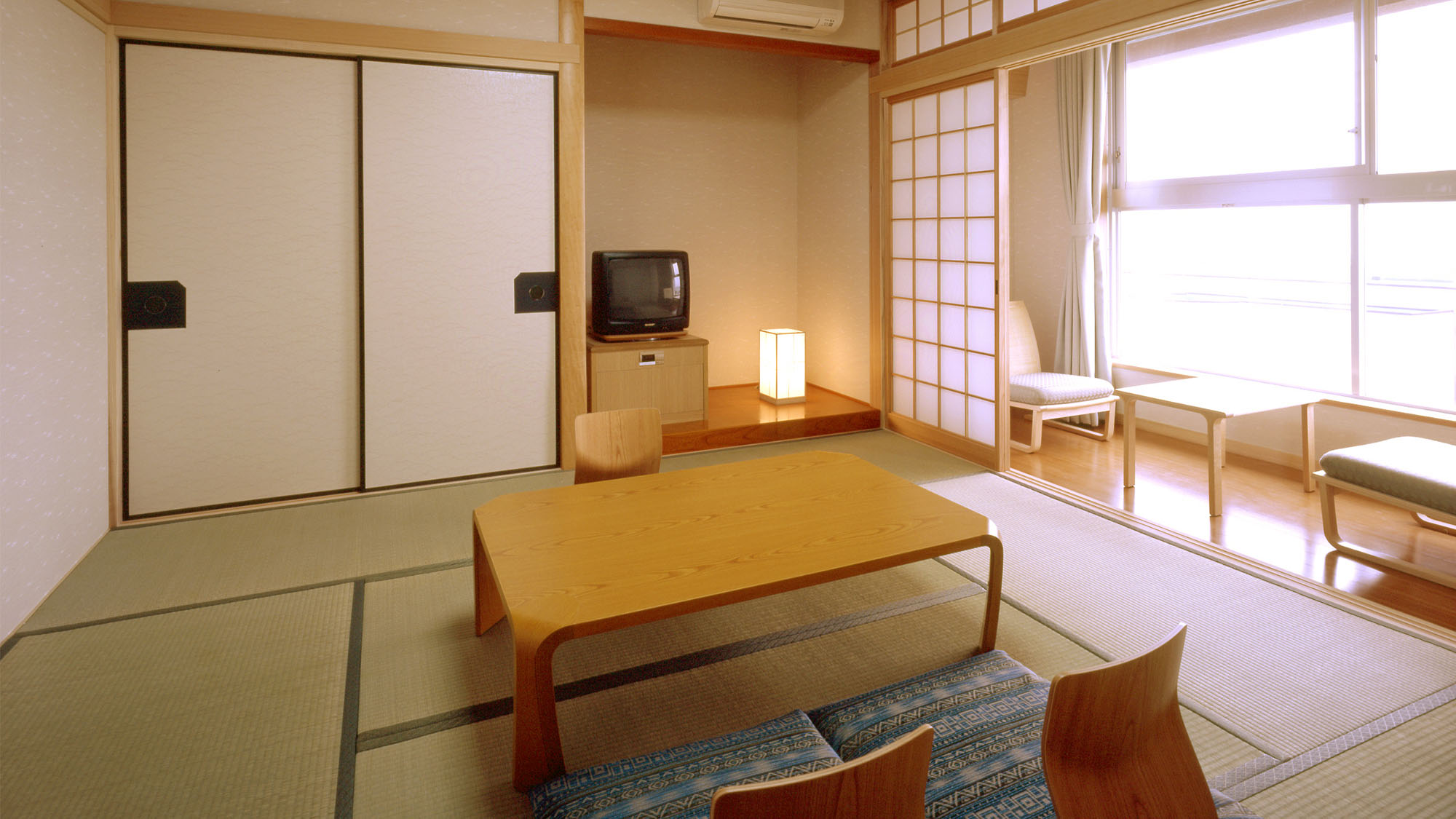 ■特別和室８畳（バス・トイレ付）