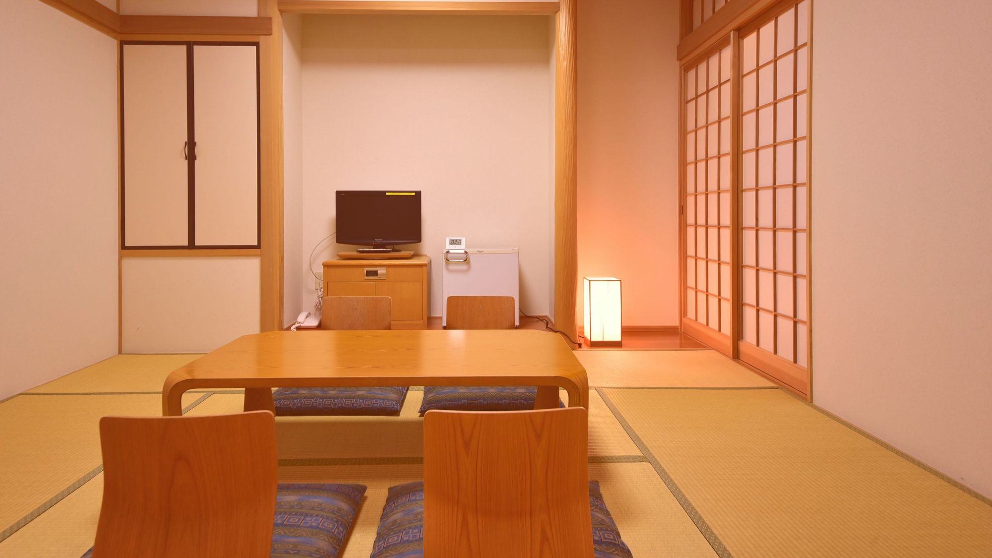 ■和室10畳（風呂なし）【禁煙】