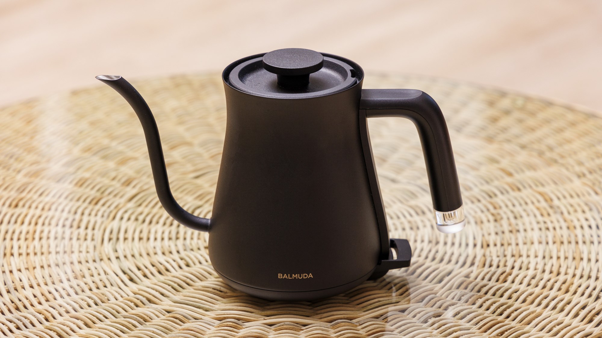 【客室備品】全室電気ポット（BALMUDA The Pot）完備