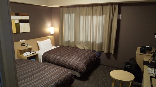 【平日限定】シングル料金でアップグレードプラン☆朝食バイキング☆駐車場無料☆人工温泉大浴場☆