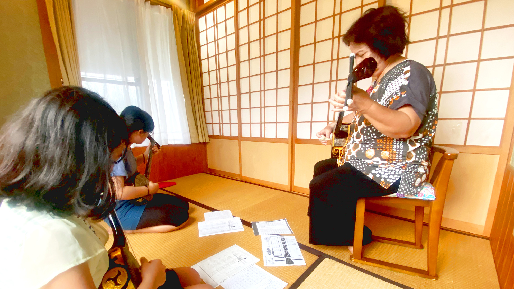 ・初心者でも楽しめる三味線体験