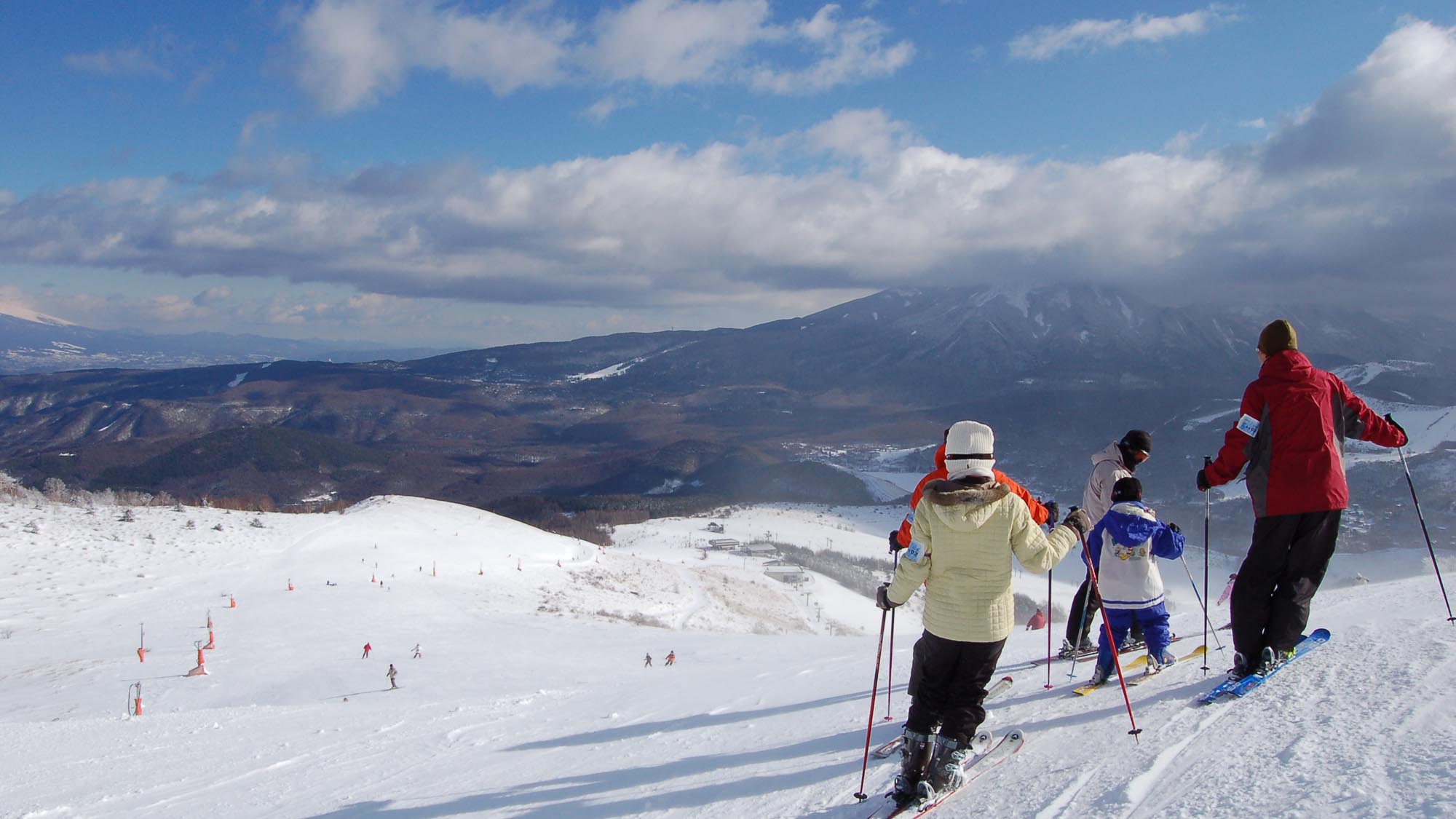 【車山高原SKYPARKスキー場】ご家族のスキー旅行に