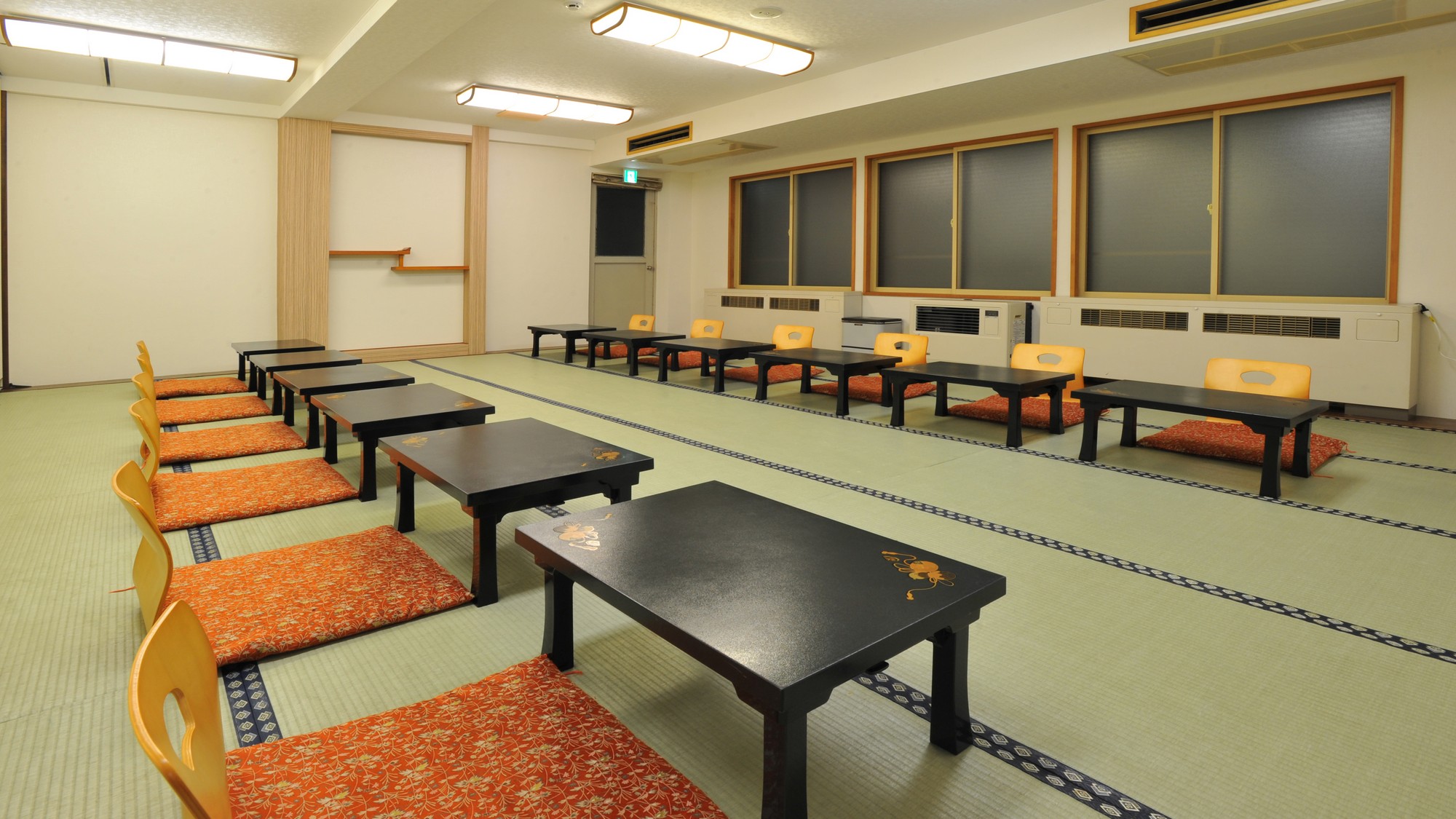 【宴会場】落ち着いた和の空間で、大切な時間をお過ごしください。