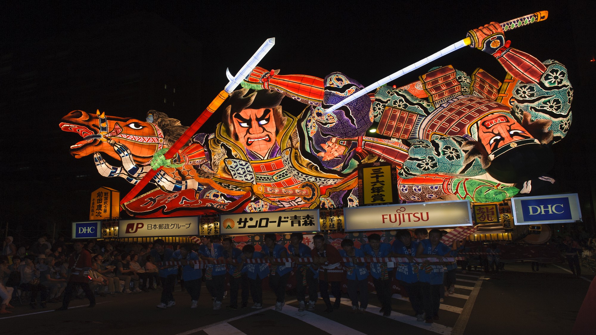 【青森ねぶた祭】日本を代表する祭り。豪華絢爛なねぶたが、青森の夏を熱狂に包み込みます。