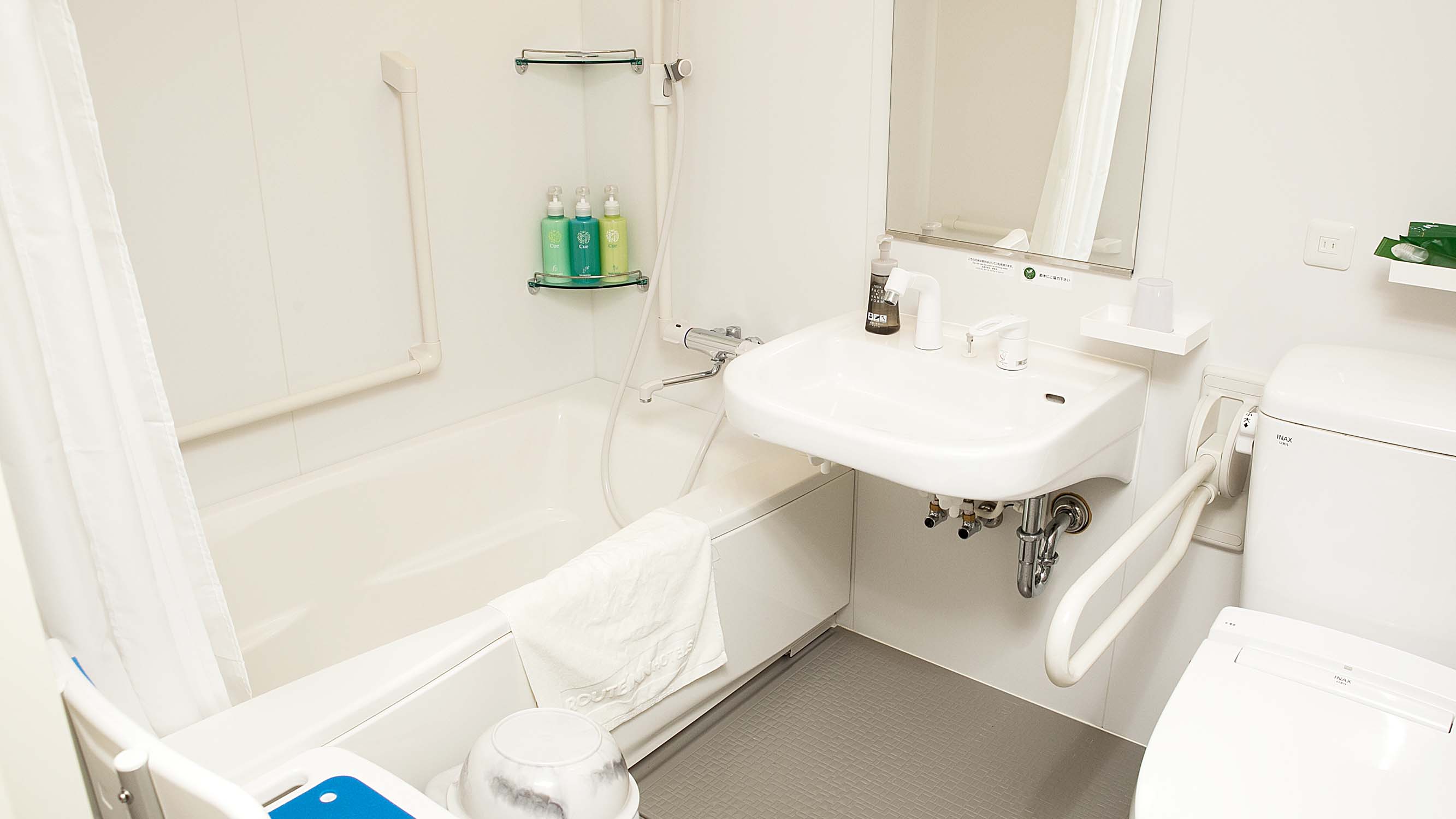 バリアフリールーム　ユニットバス