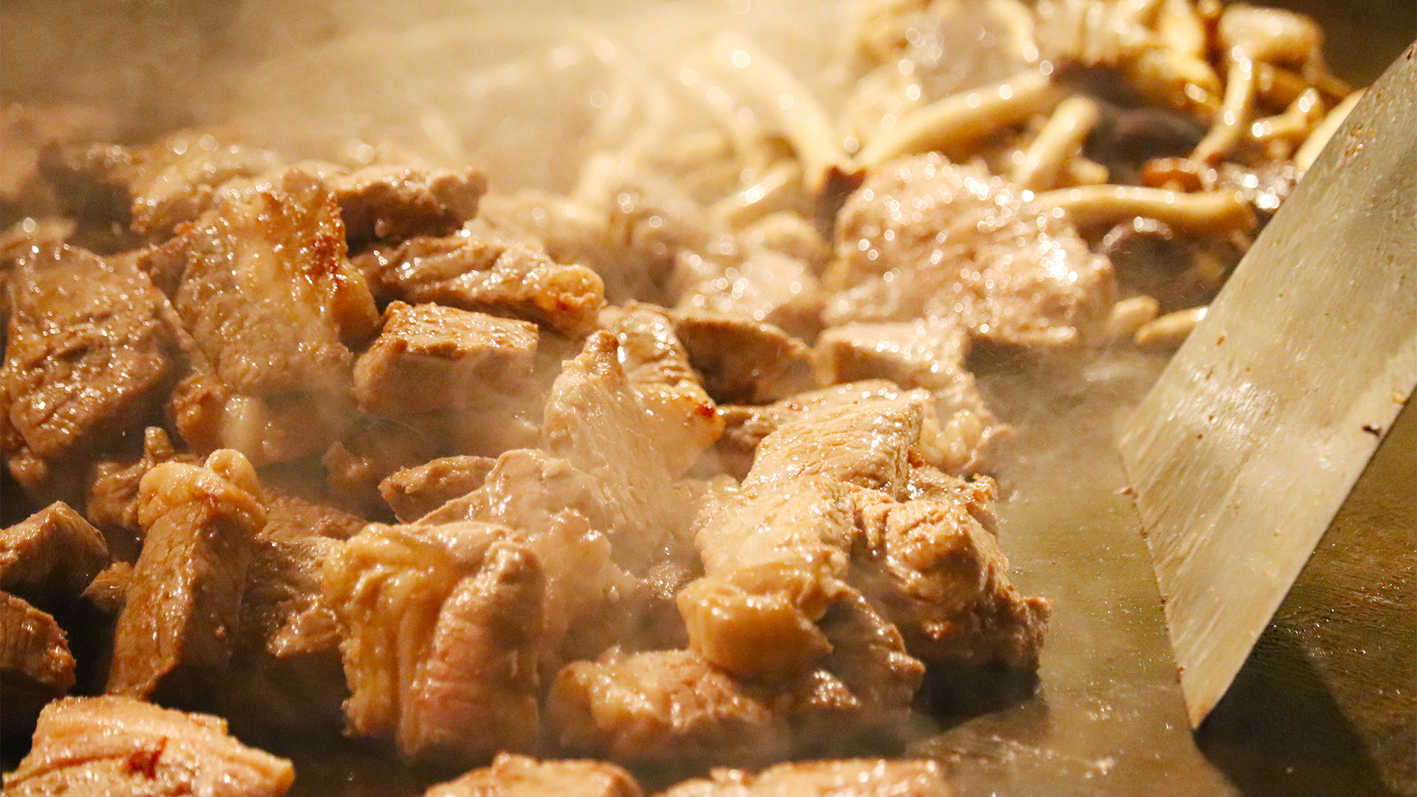 ≪夕食バイキング≫牛カットステーキも登場