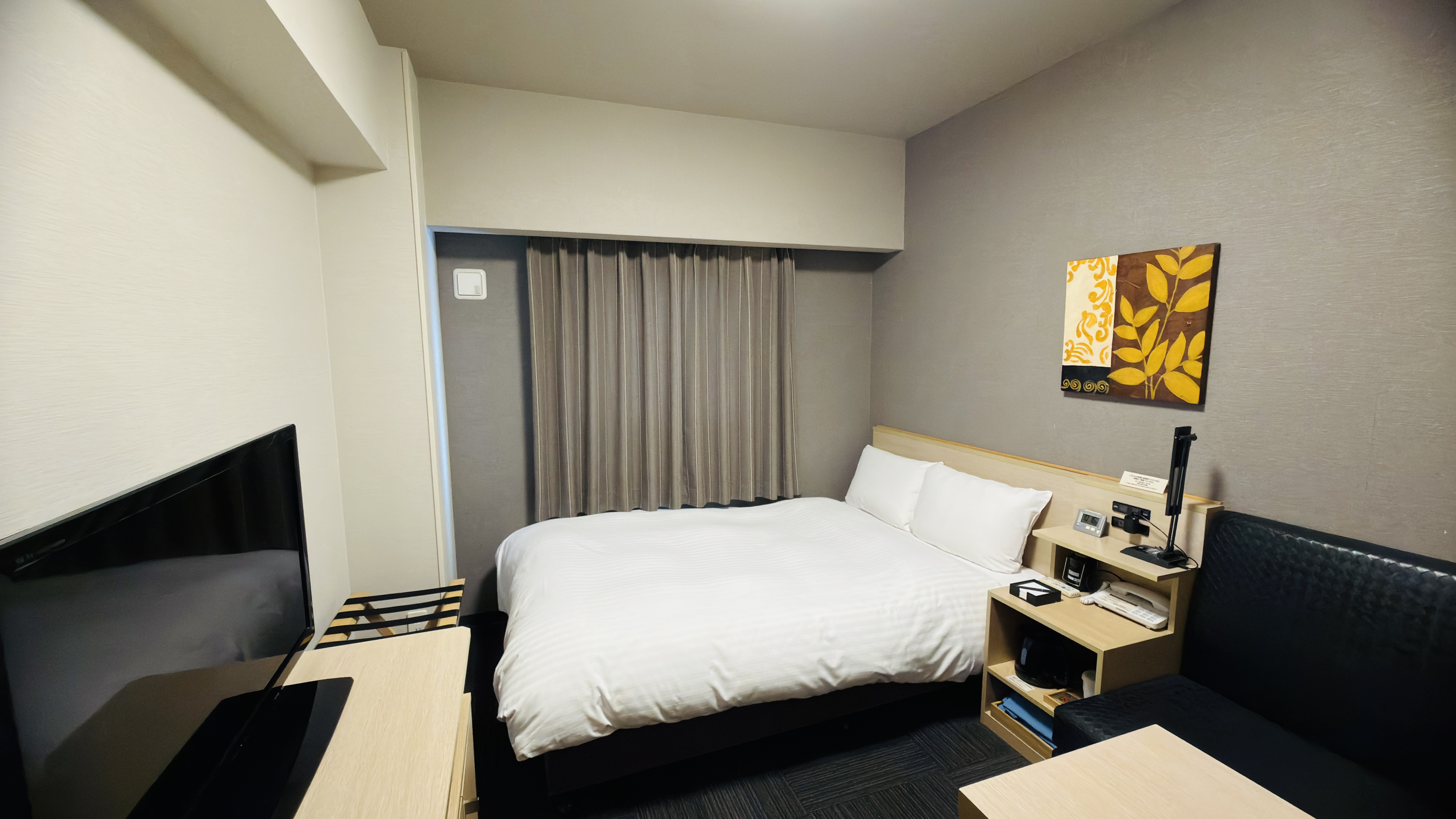 スタンダードセミダブルルーム1