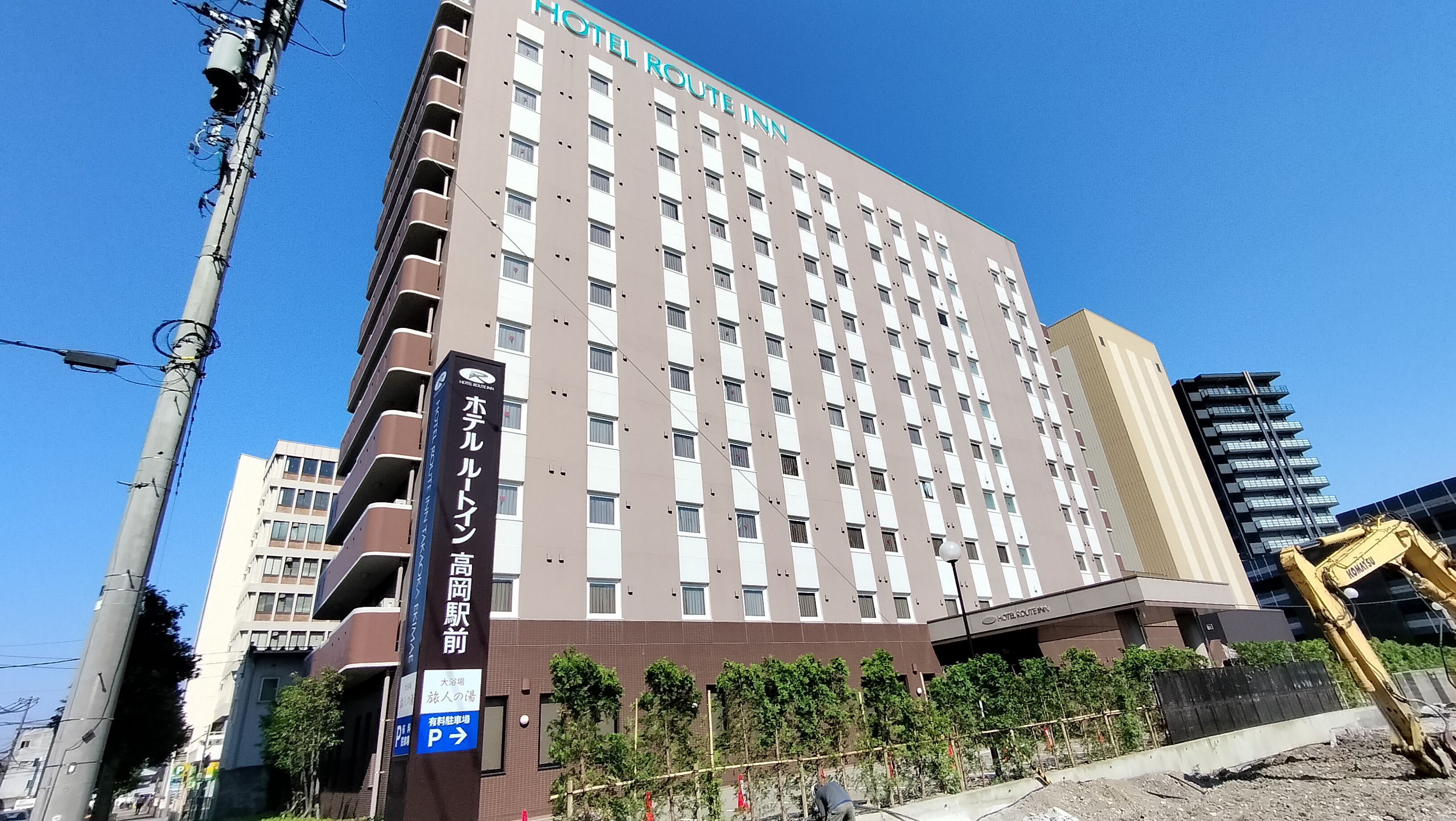 高岡駅より徒歩3分です。