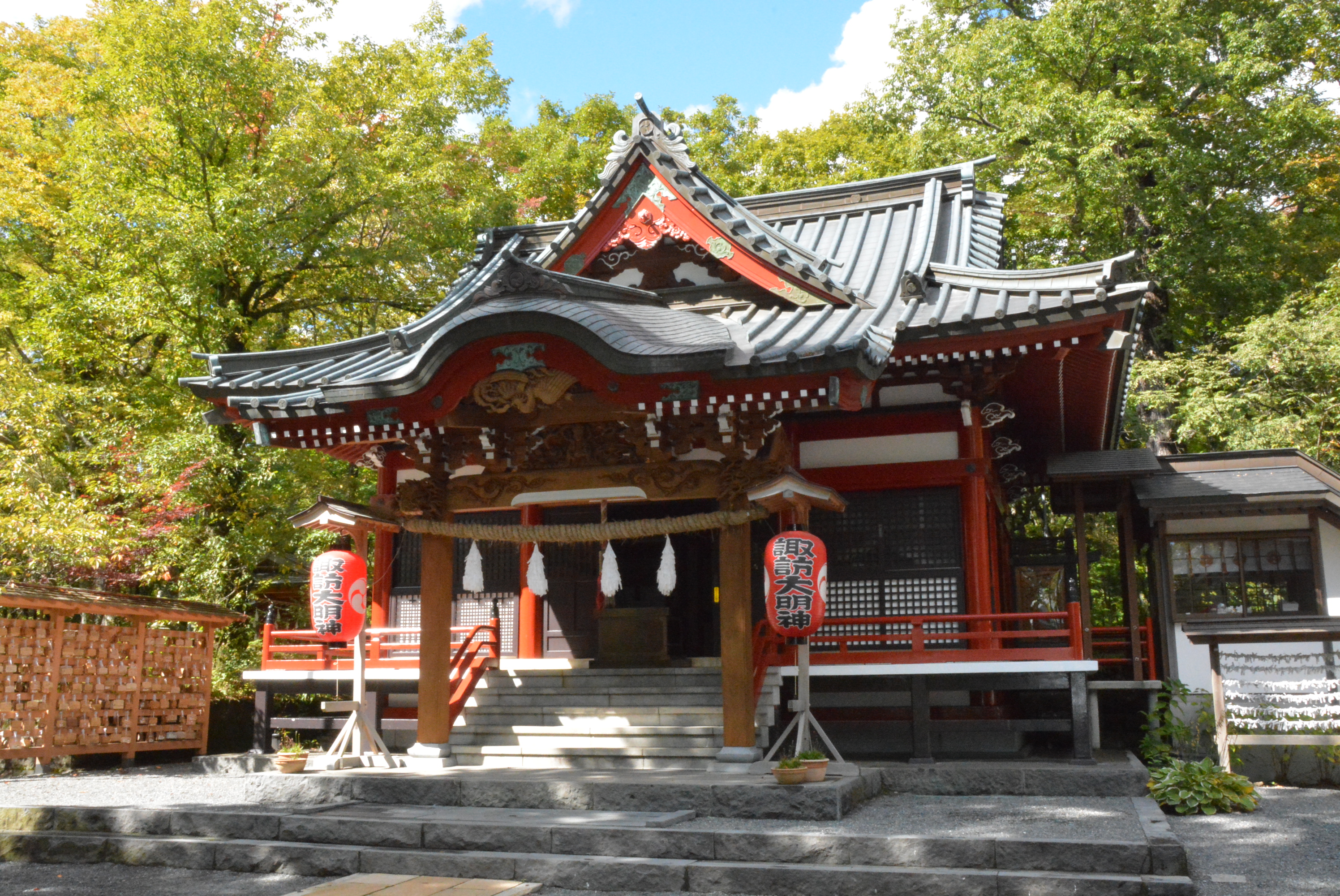 近くのパワースポット・・・諏訪神社