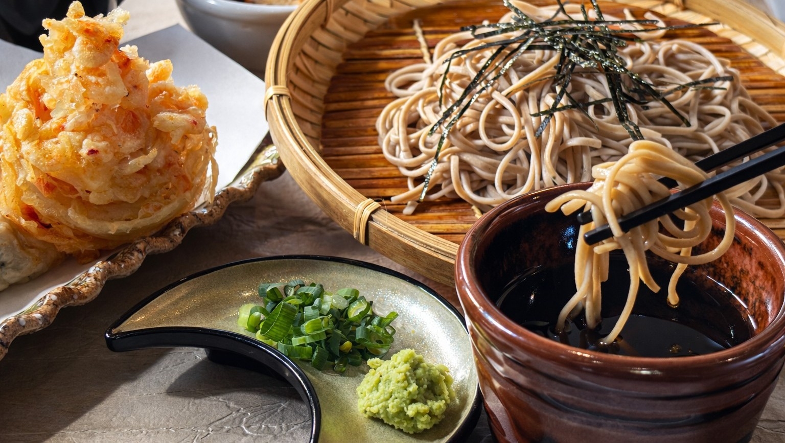 【夕朝食付】十割蕎麦と桜海老のかき揚げを愉しむ和の旬彩コース／伊豆畑毛温泉で癒される南箱根旅♪