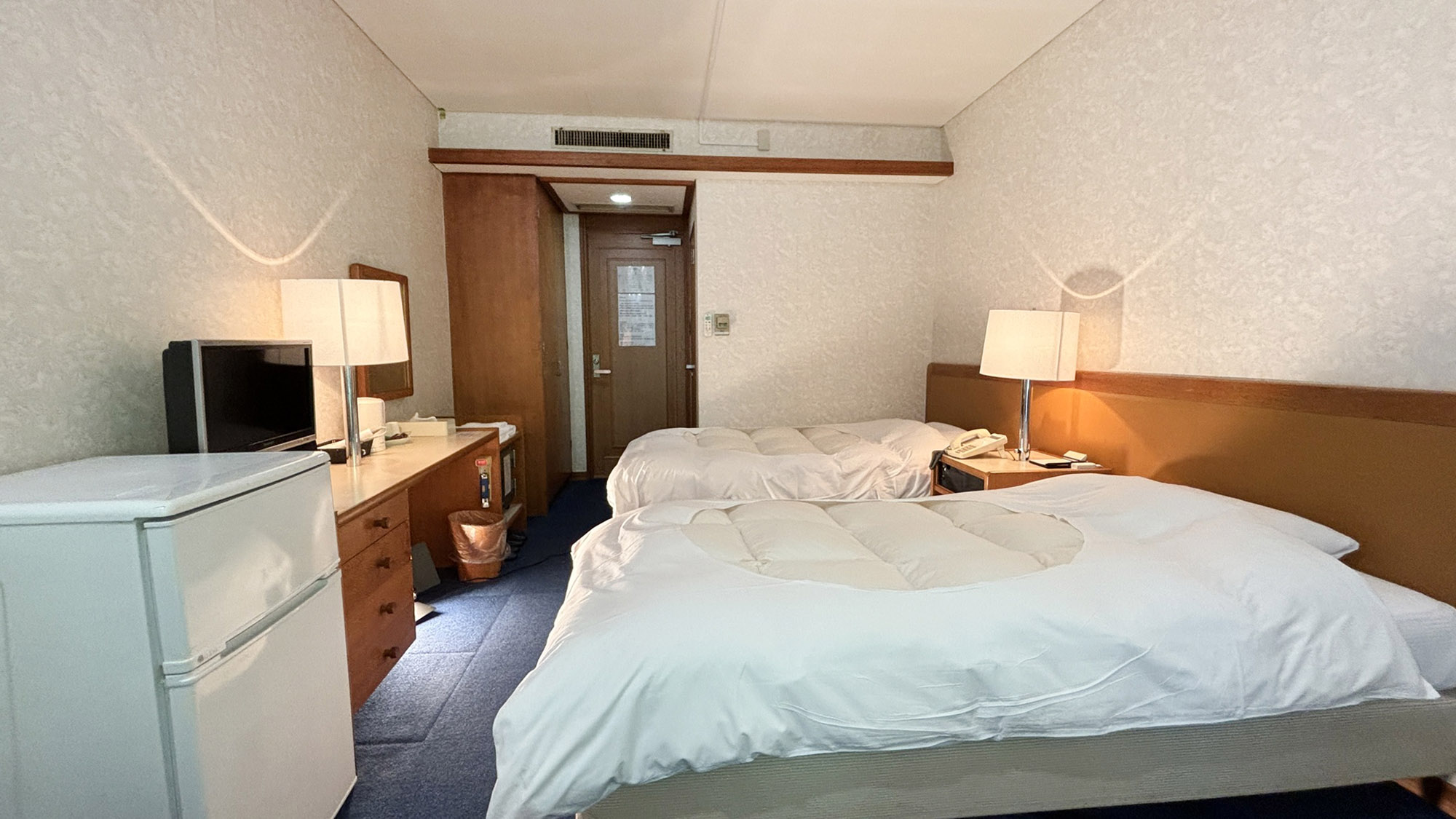 ・【ツイン】ツインルームはオーソドックスな設えながら使いやすいお部屋です