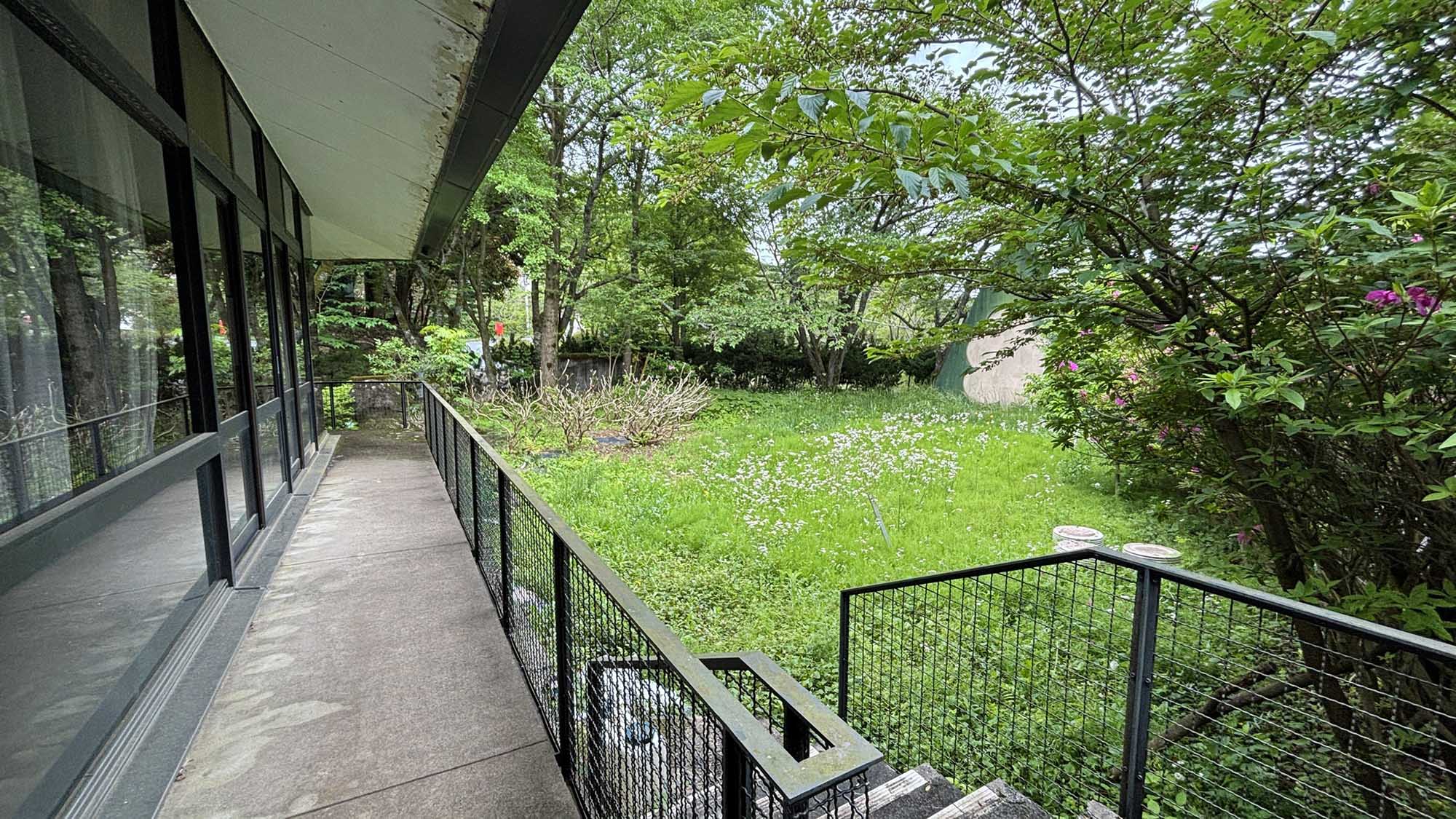 ・【研修棟】別棟が研修棟になっており、団体のお客様は貸し切りでお使いいただけます