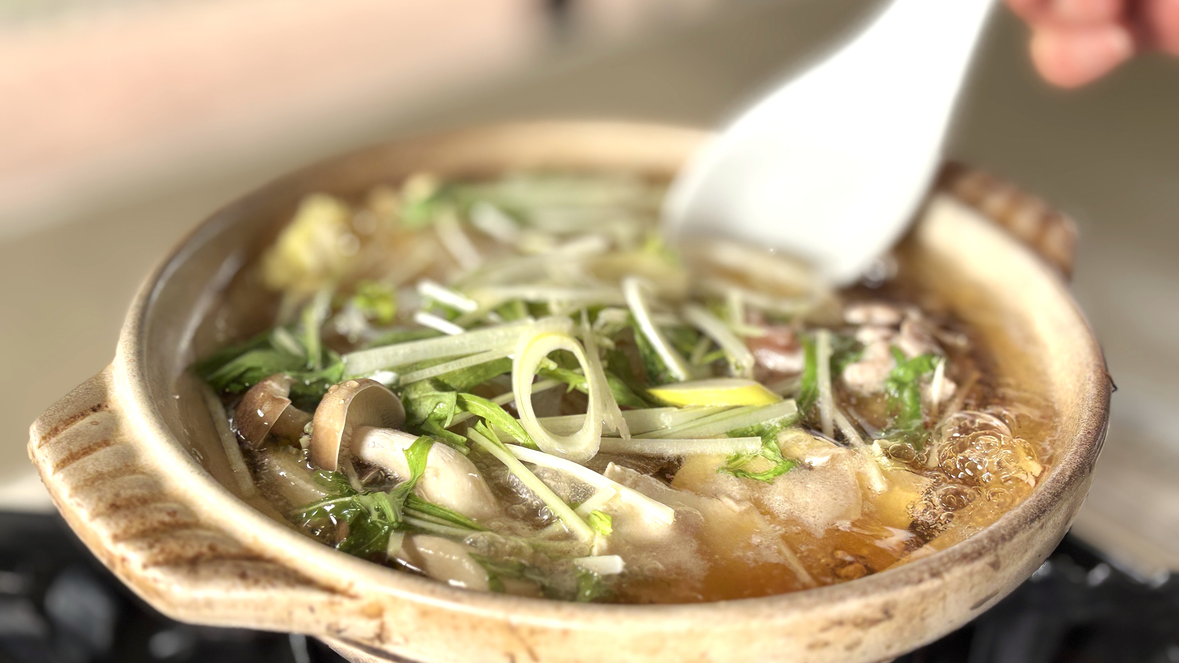 旬野菜と旨み広がる、体にやさしい温鍋