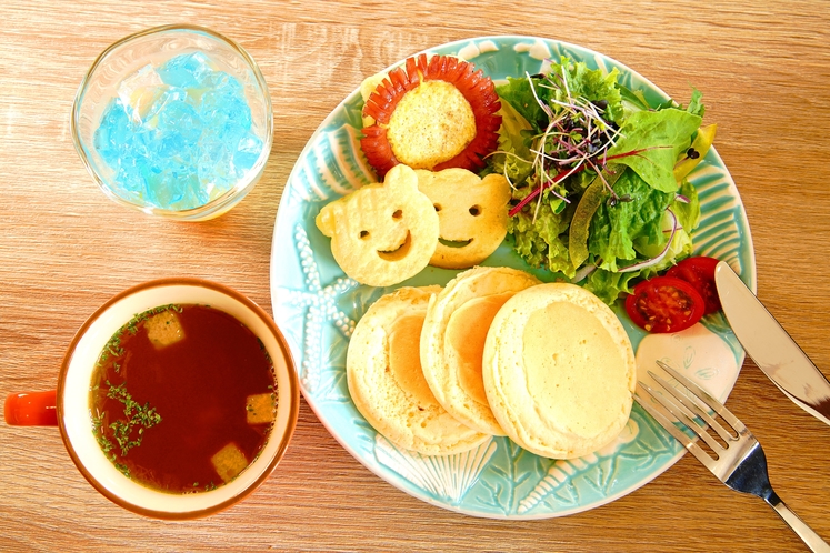 御朝食・トミーズパンケーキ（一例）