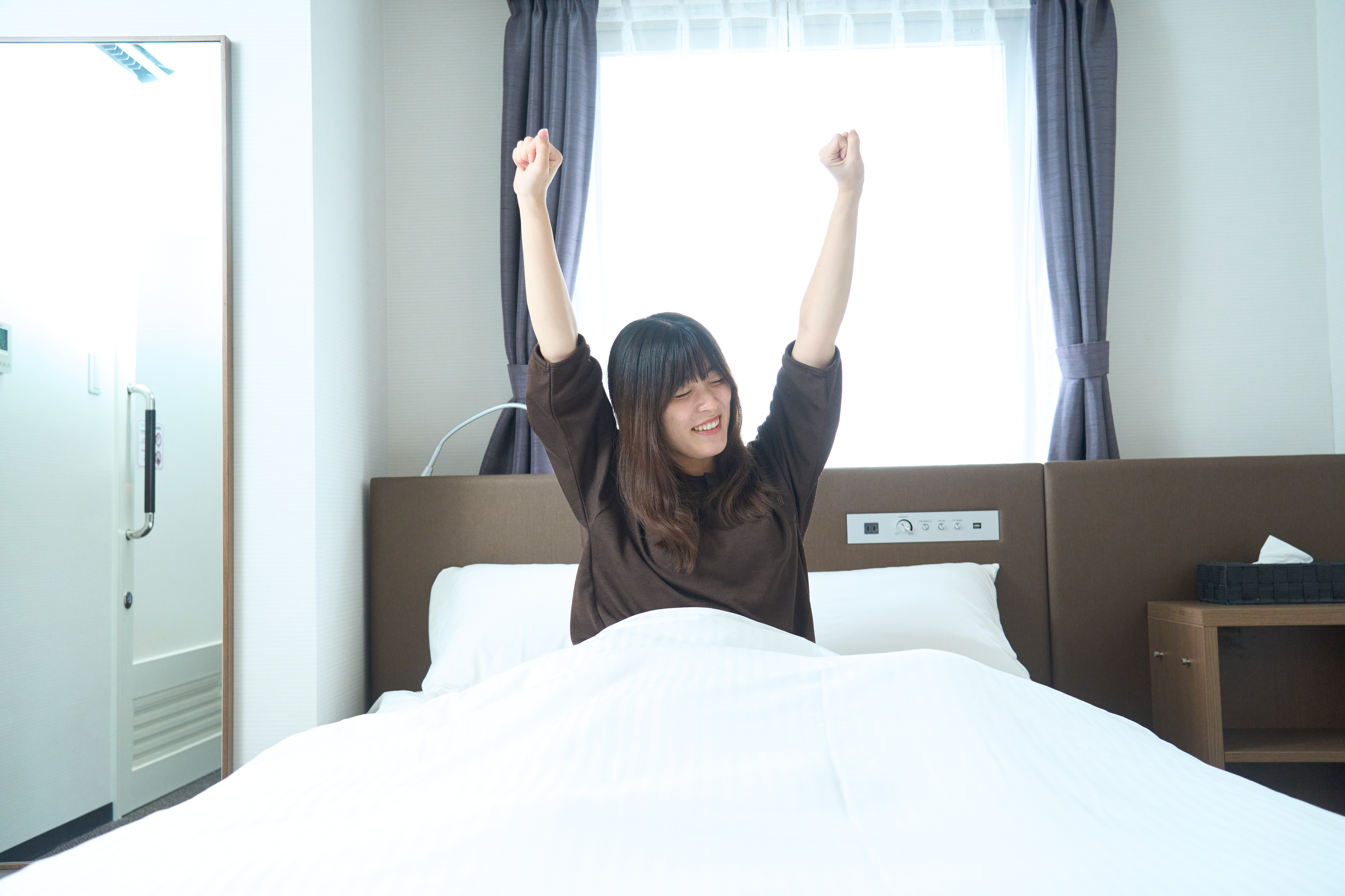 オリジナル館内着とシモンズベッド