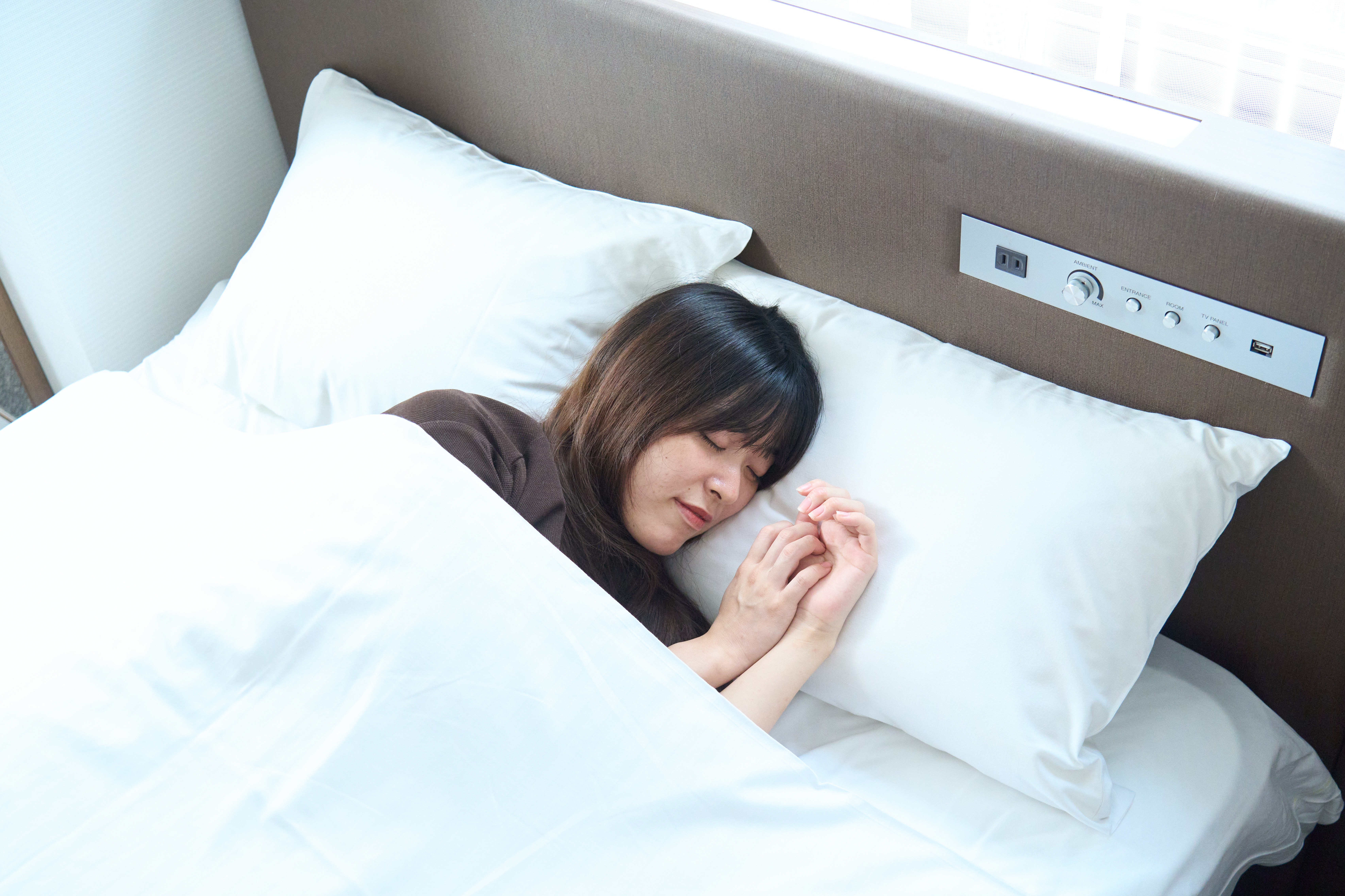 オリジナル館内着とシモンズベッド