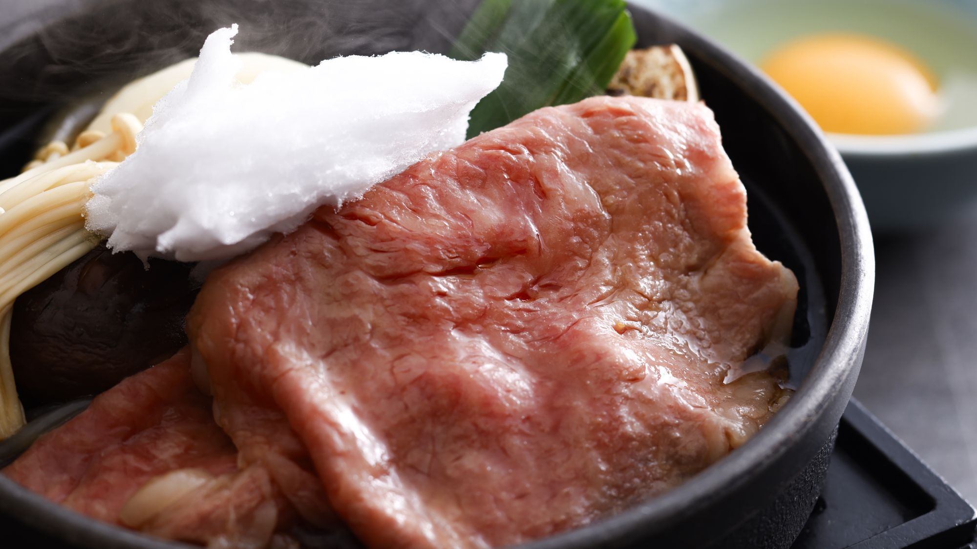 【かに食べ放題／土地の恵み会席】熊野牛すき焼きと勝浦漁港鮮魚のお造り食べ比べ会席