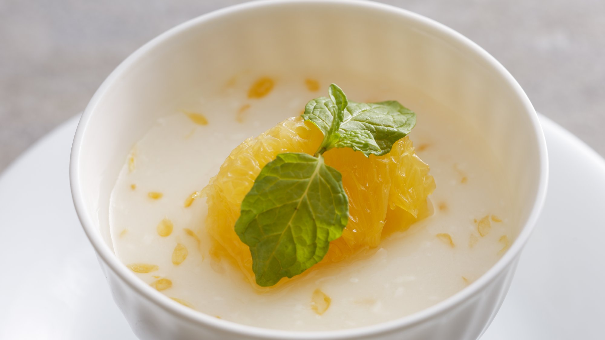 【季節の会席】春(2026年3月～5月)デザート　つぶつぶ蜜柑プリン