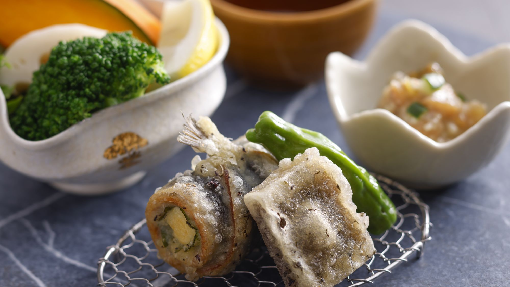 【季節の会席】冬(2025年12月～2026年2月)強肴　鰯のアンチョビチーズ巻