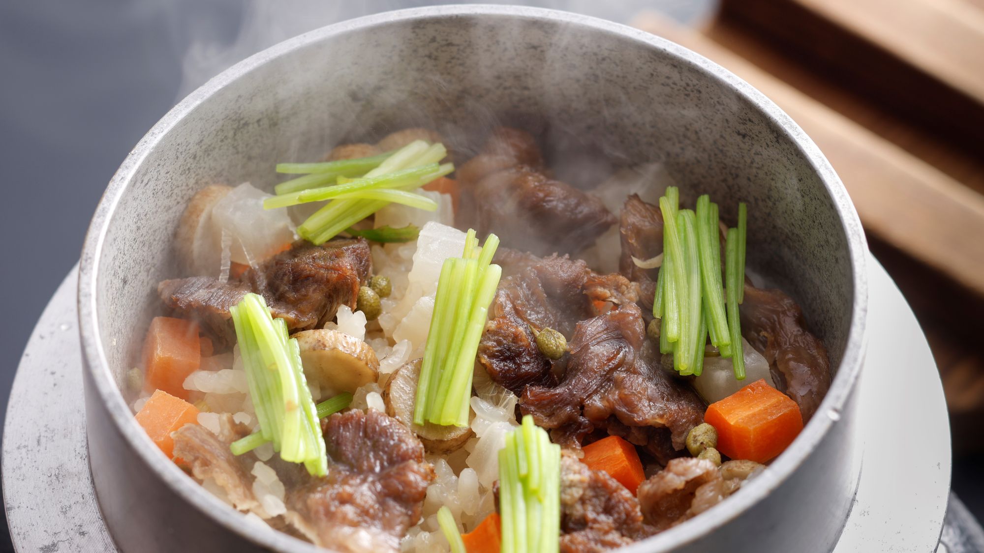 【特別会席】冬(2026年12月～2027年2月)食事　牛すじ釜飯