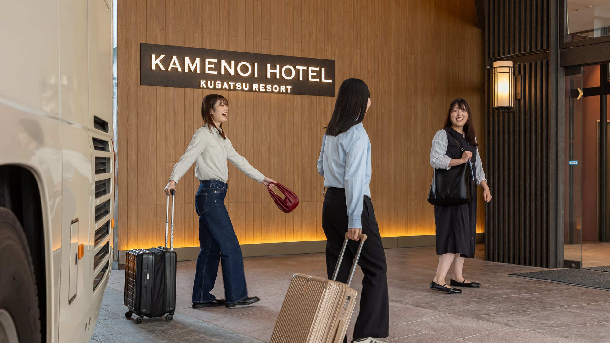 【お得なバスの旅】東京・大宮発◆往復バス付きでラクラク♪草津温泉とぐんま美味饗宴ビュッフェ＜2食付＞