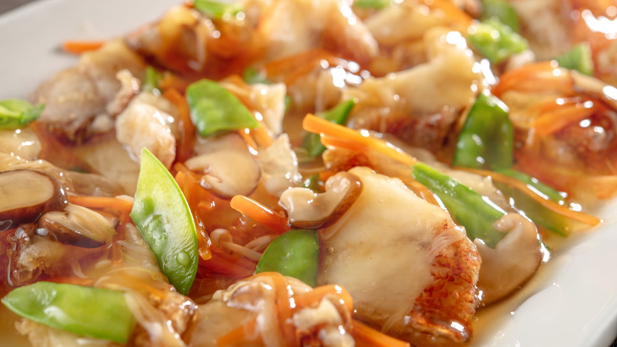 【夕食】春メニュー 赤魚と菜の花の甘酢餡かけ