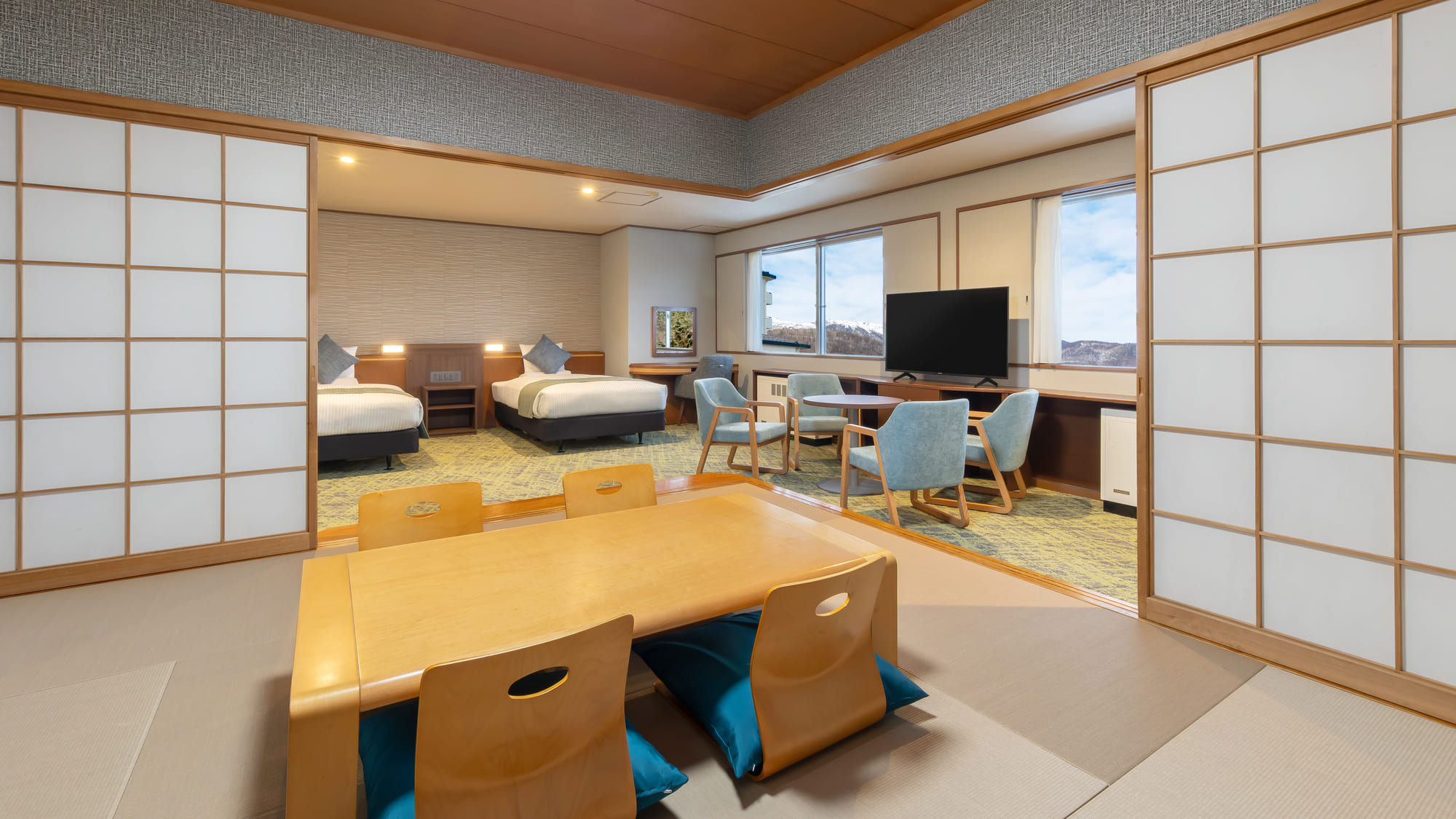 ＜2025年12月リニューアル＞和洋室 和室スペースは小上がりになっており、障子で仕切れます。