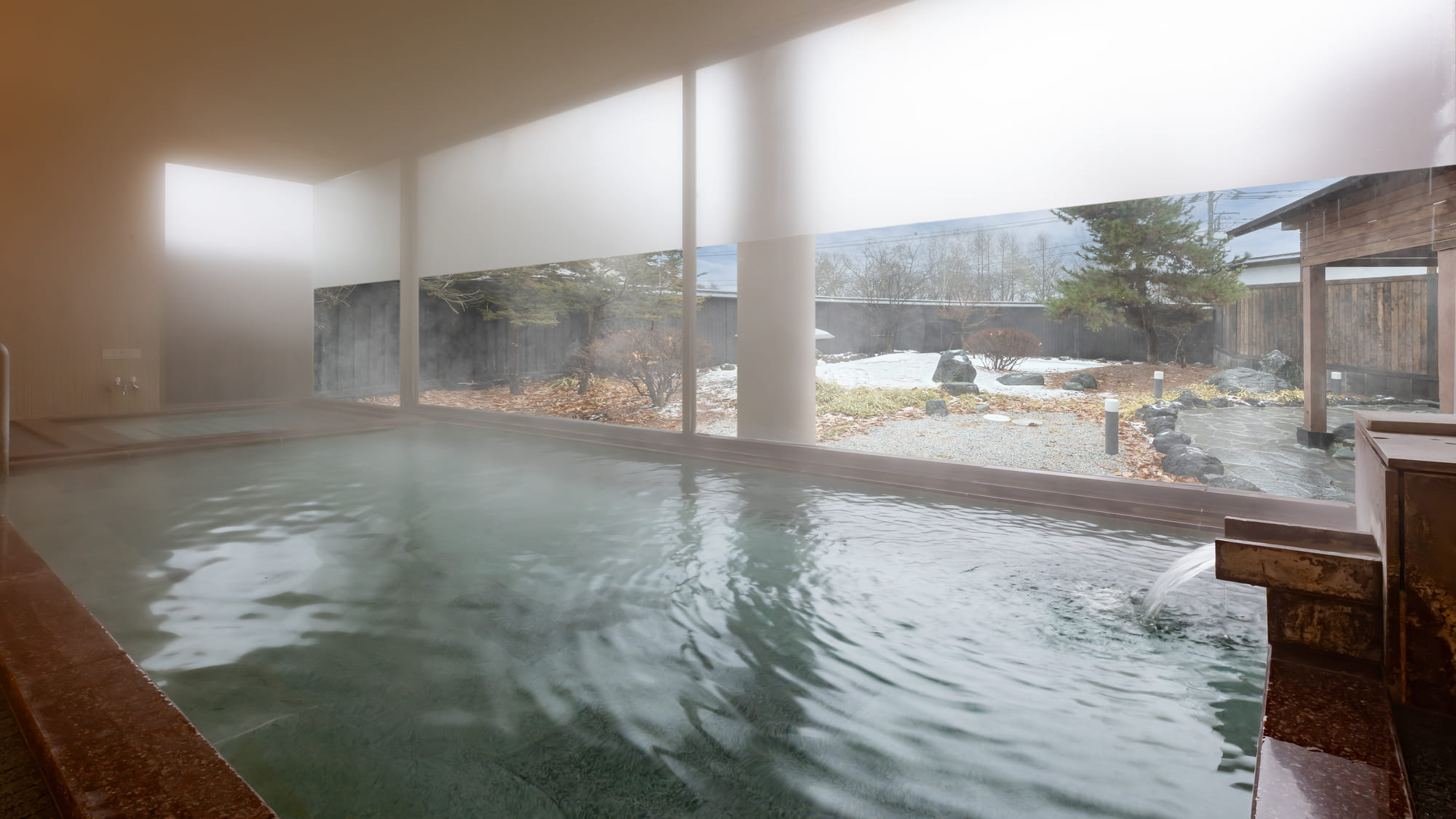 男性大浴場（2025年12月リニューアル）広々とした大浴場にはサウナと水風呂も完備