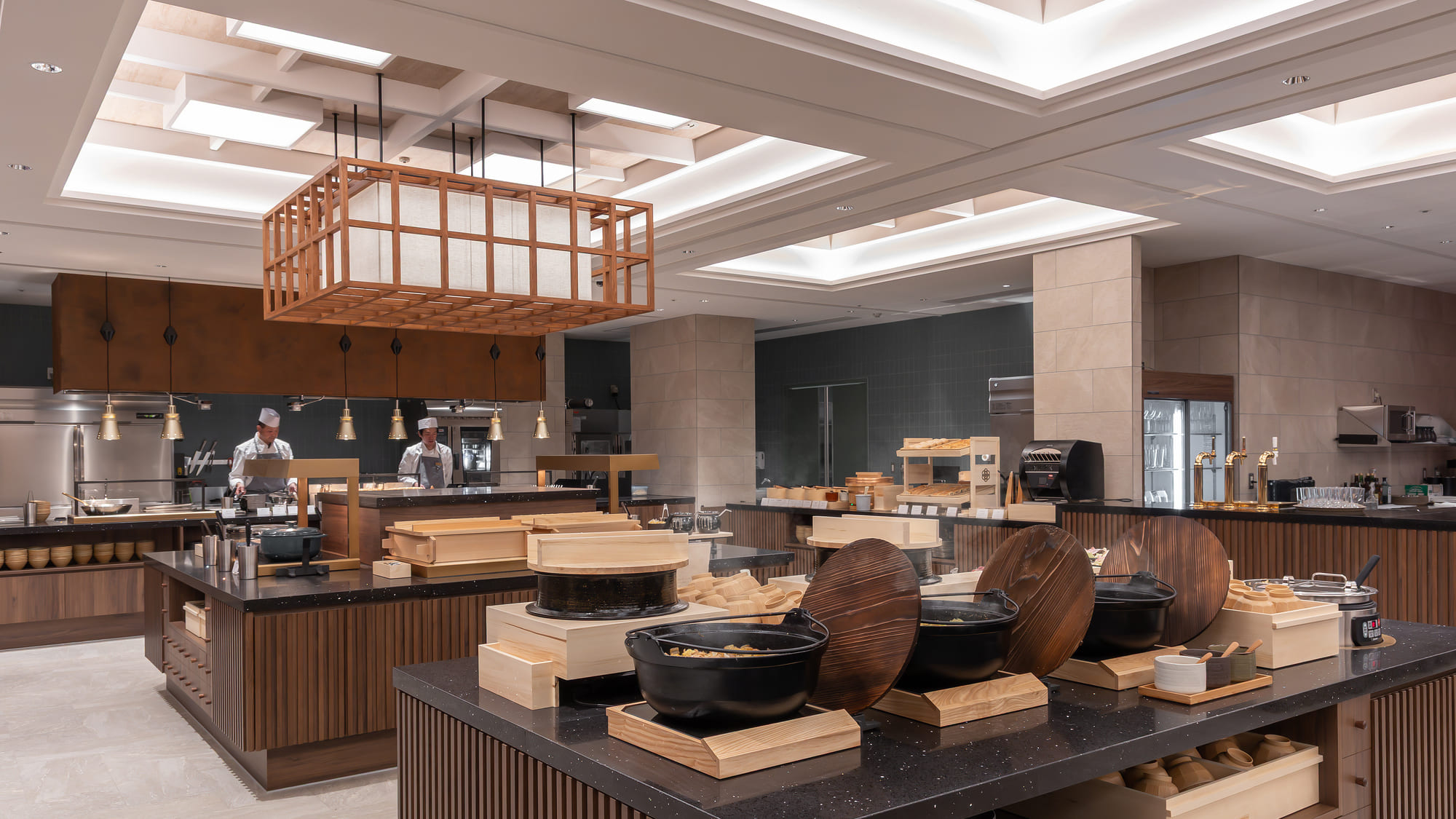 朝夕ともに地元食材をふんだんに使ったビュッフェをお楽しみください