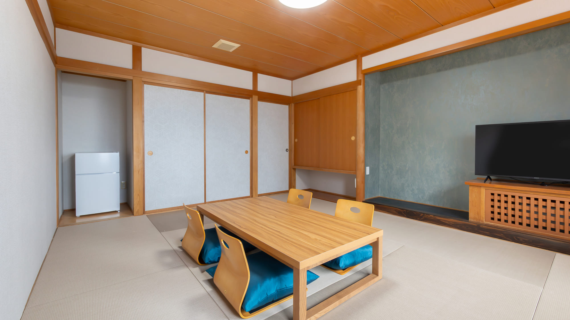 ＜2025年12月リニューアル＞和室（10畳+8畳）バス無し 9名様まで余裕をもってご宿泊可能。