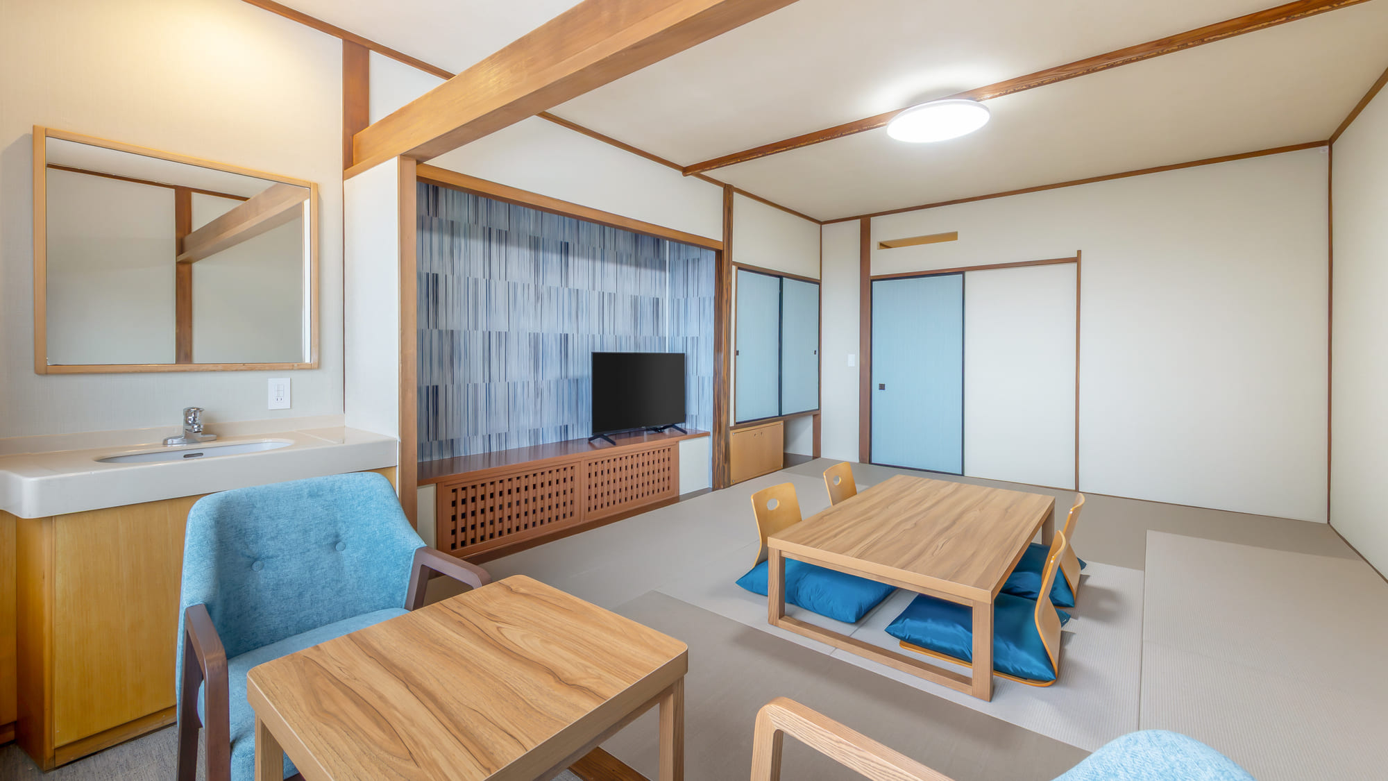 ＜2025年12月リニューアル＞和室（10畳）バス無し 5名様までご宿泊できます。