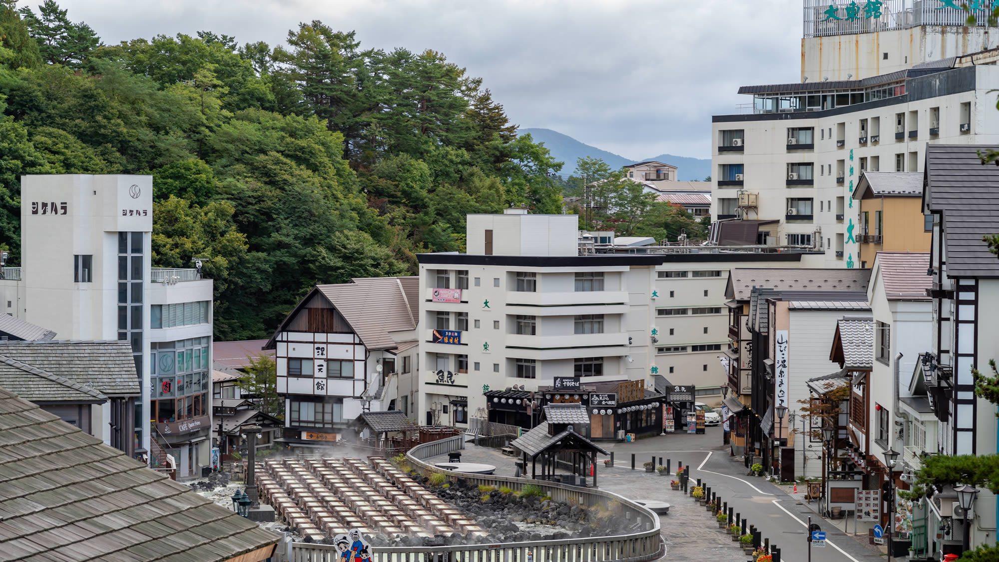 湯畑周辺は名所やお土産など見どころいっぱい♪