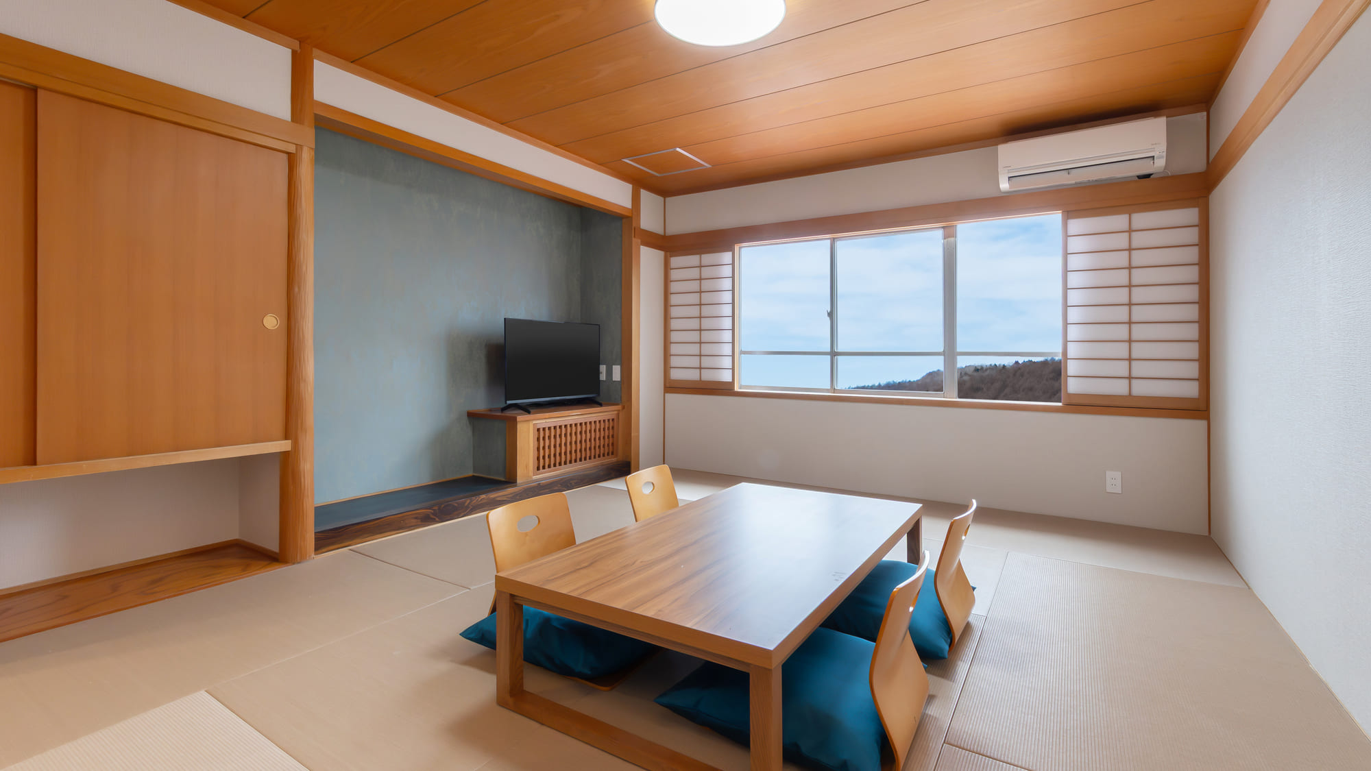 ＜2025年12月リニューアル＞和室（10畳+8畳）バス無し 9名様まで余裕をもってご宿泊可能。