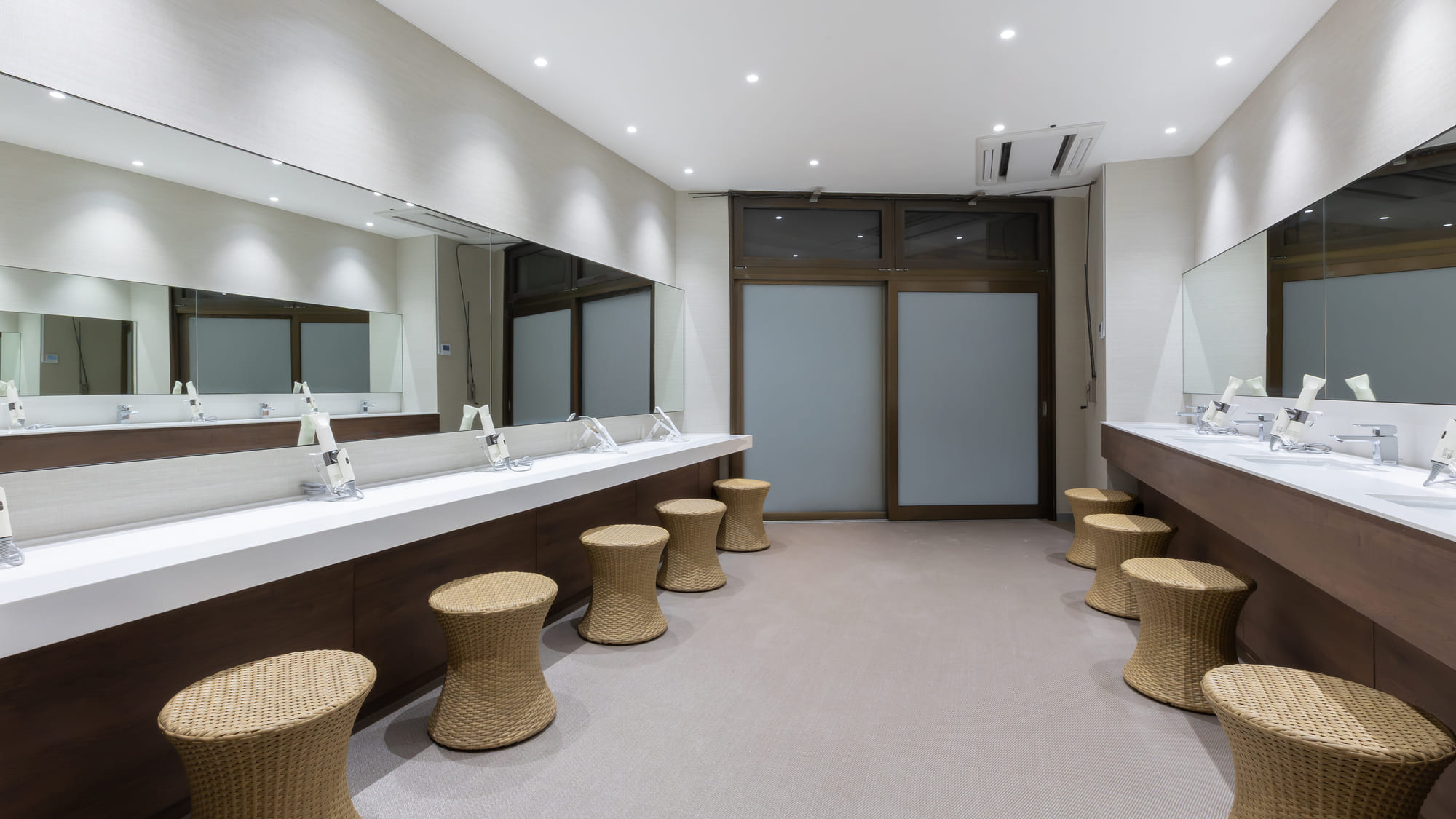 【2025年12月リニューアル】女性風呂洗面台