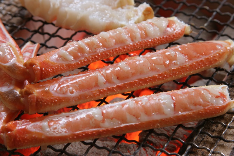 食べきれないほどのカニ料理！アワビ踊焼きと久美浜湾の牡蠣料理も味わえる納得茹でガニ付カニコース♪