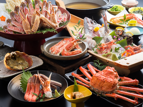 今年もやります！ボリューム満点！お一人様３匹分のカニ料理『舟盛付カニフルコース』