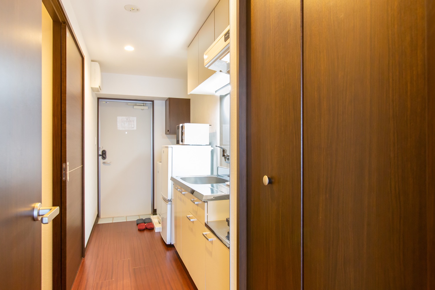 素泊まり★沖縄アリーナまで車で10分【家具家電、キッチン付き】