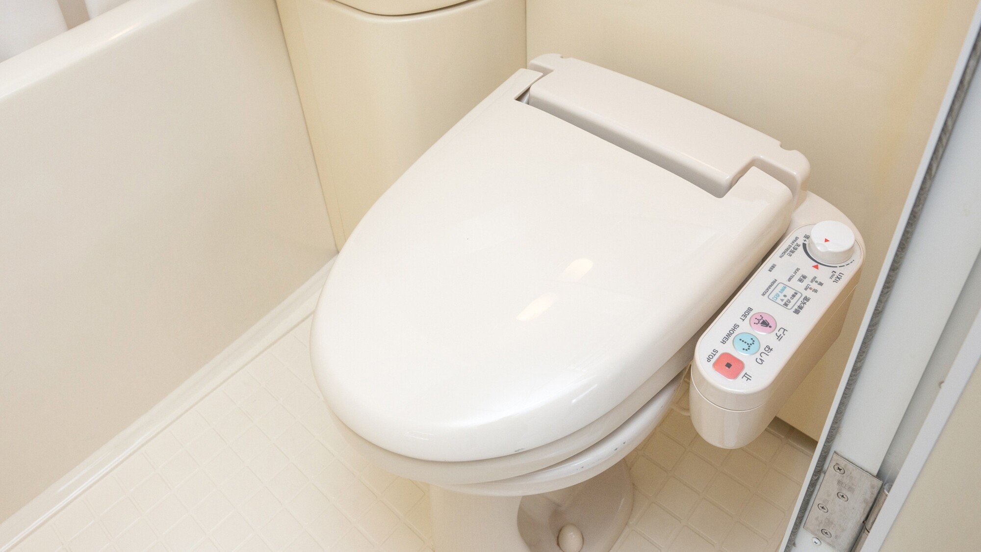 シャワートイレは必須