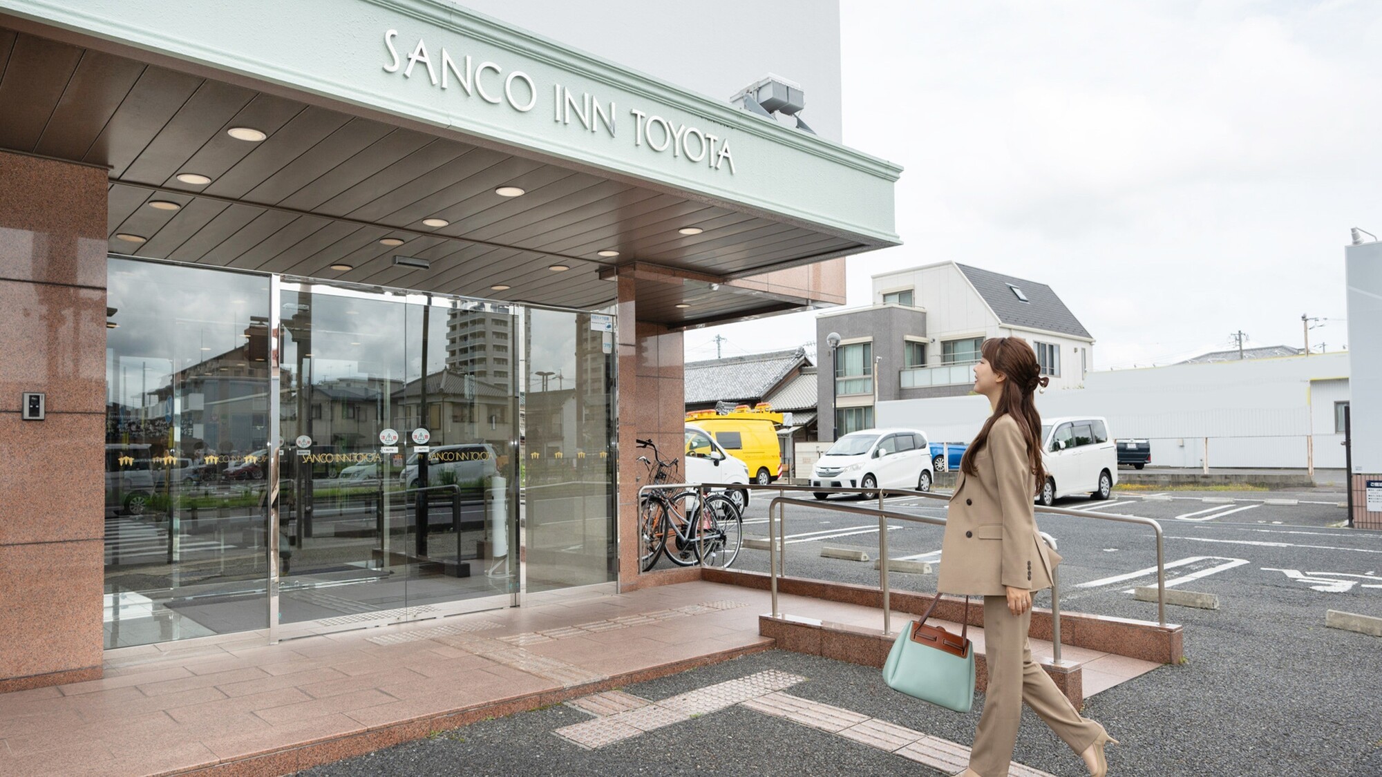 開放感のある入り口がお出迎え