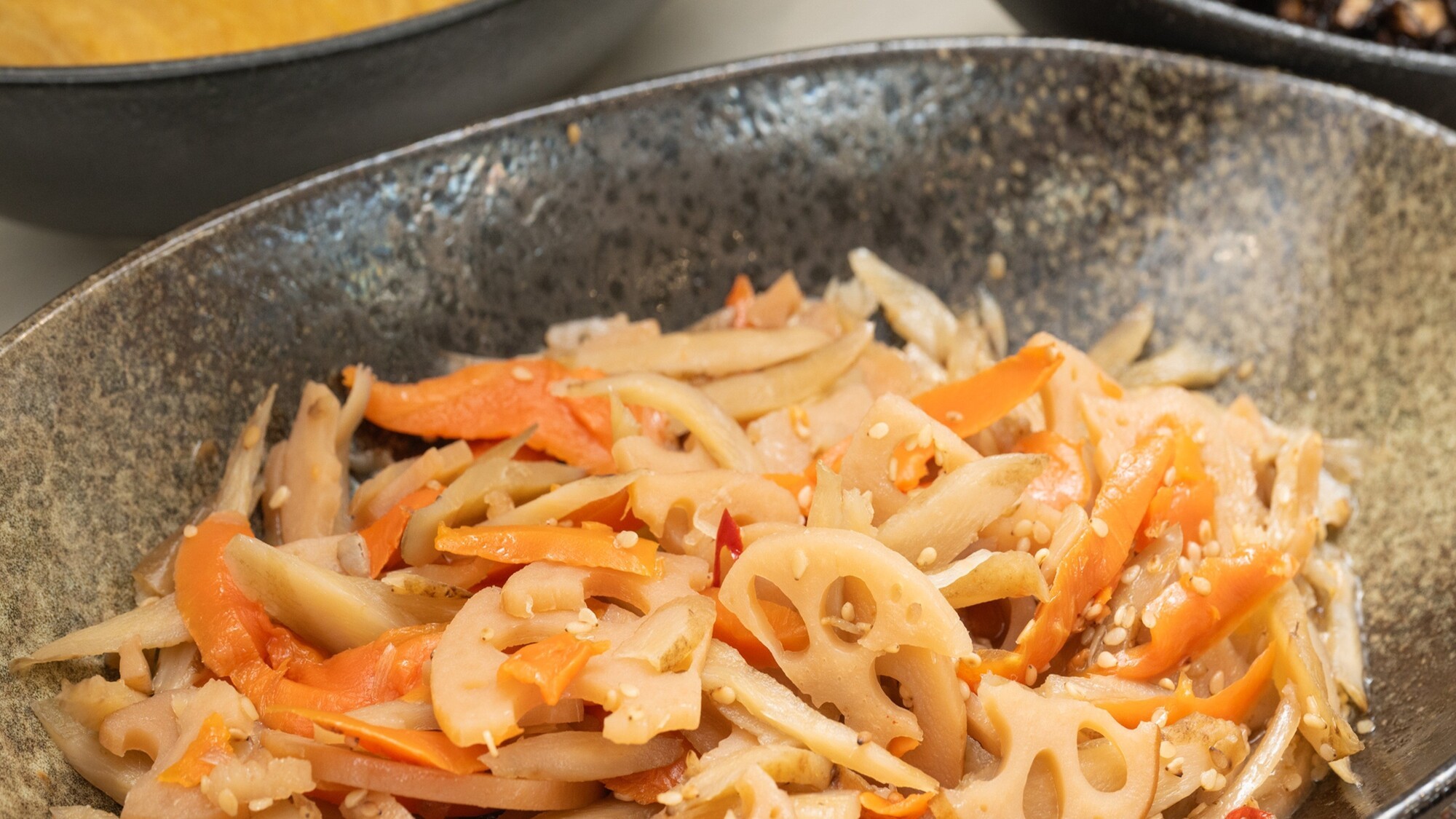 れんこんきんぴら：ご飯と相性抜群です