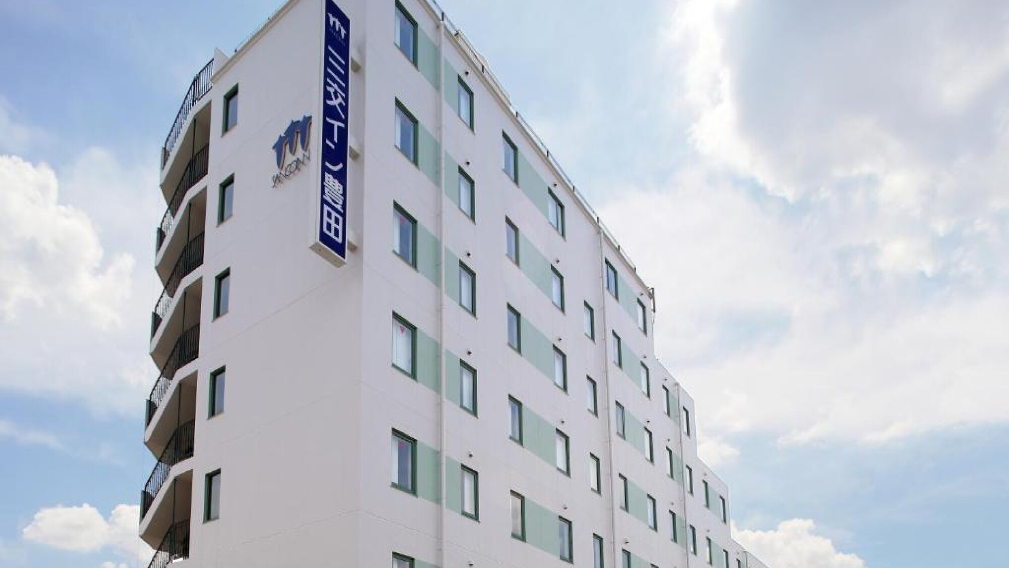 国道248号線上にございます。トヨタ本社工場まで約1ｋｍ