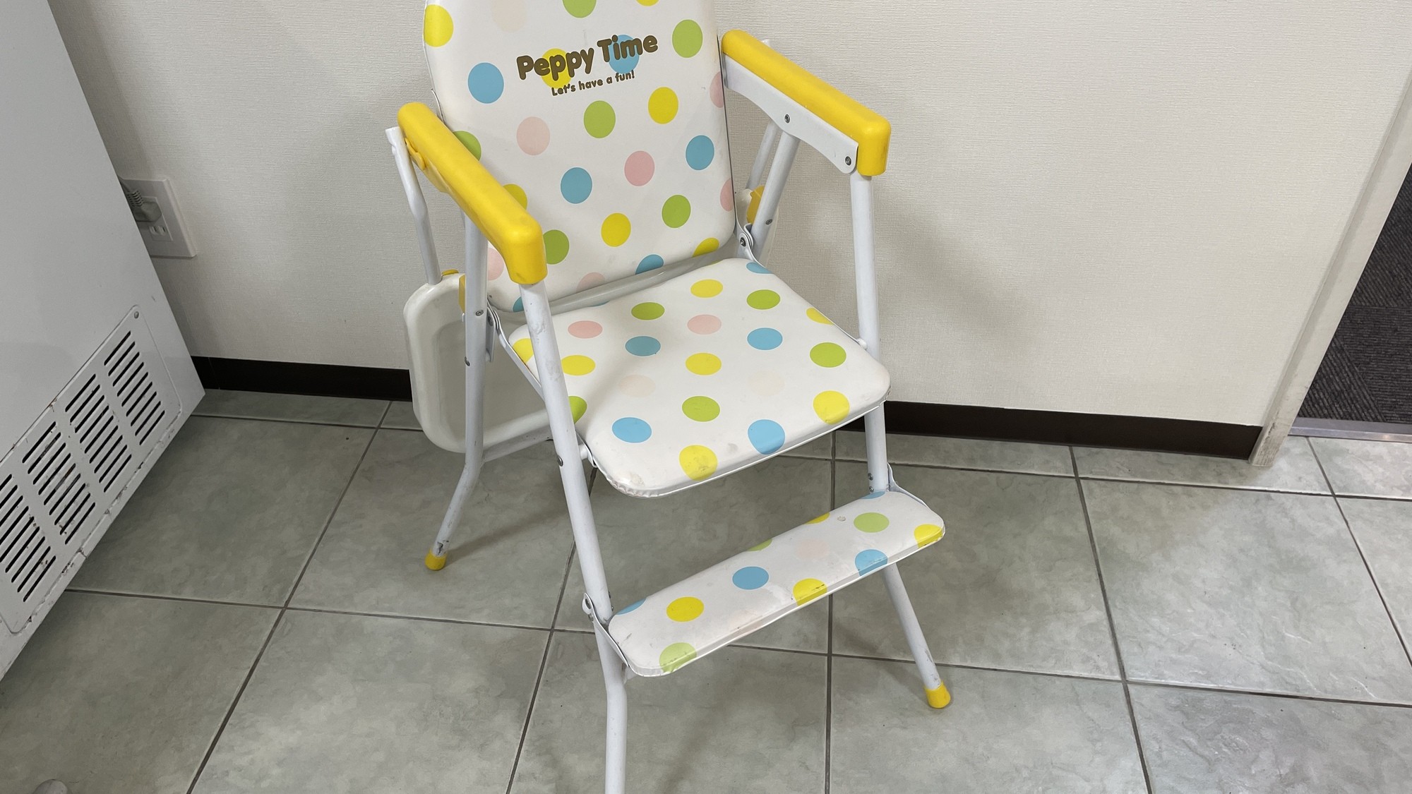 お子様用イスを用意しております。