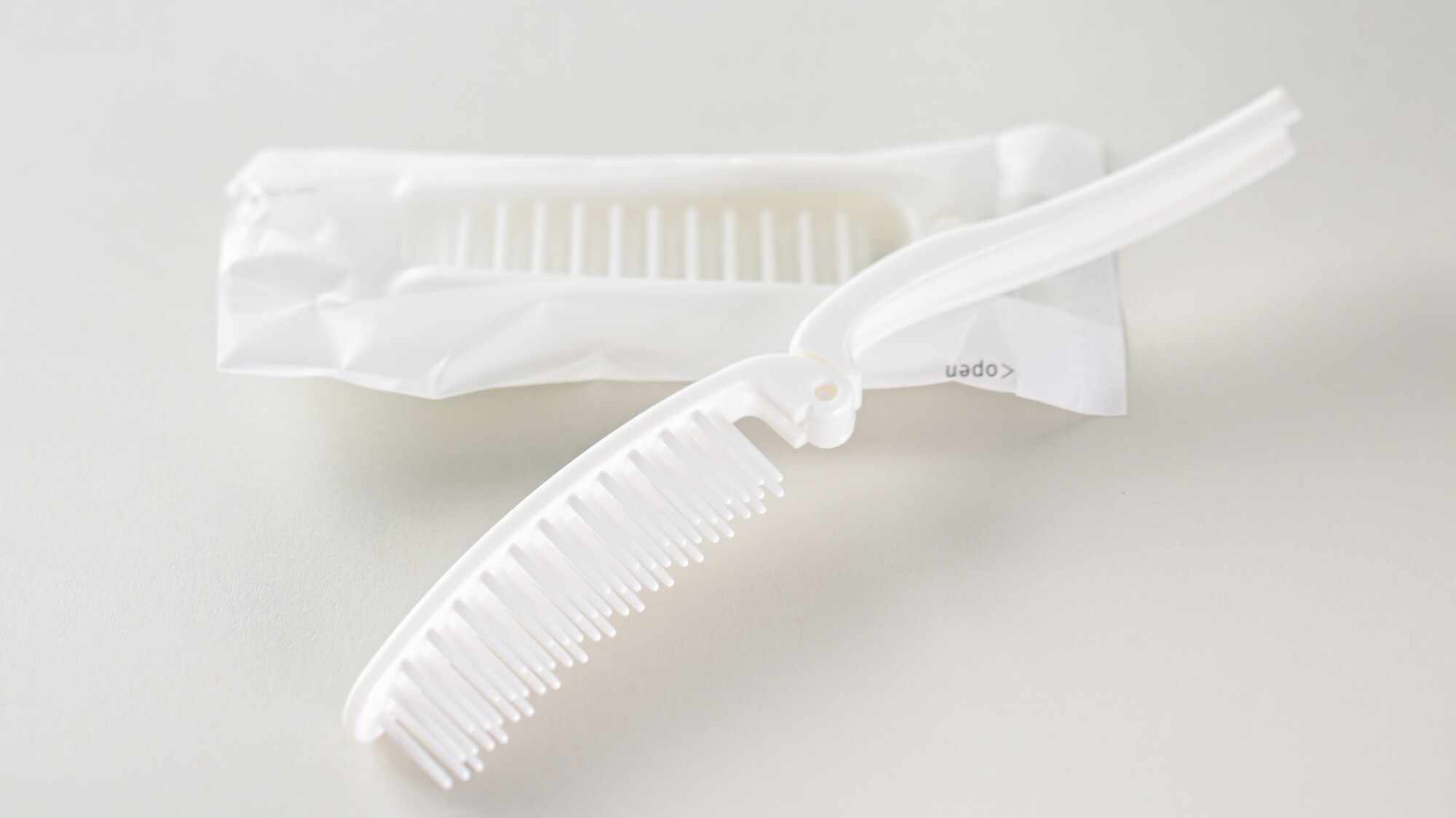 アメニティBAR：ヘアブラシ