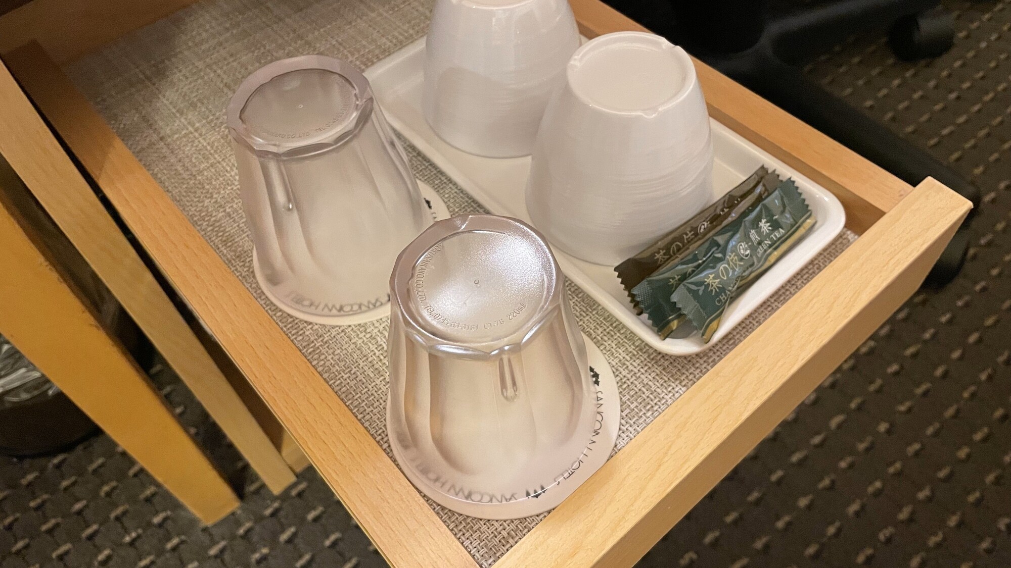 客室用コップ、ゆのみ